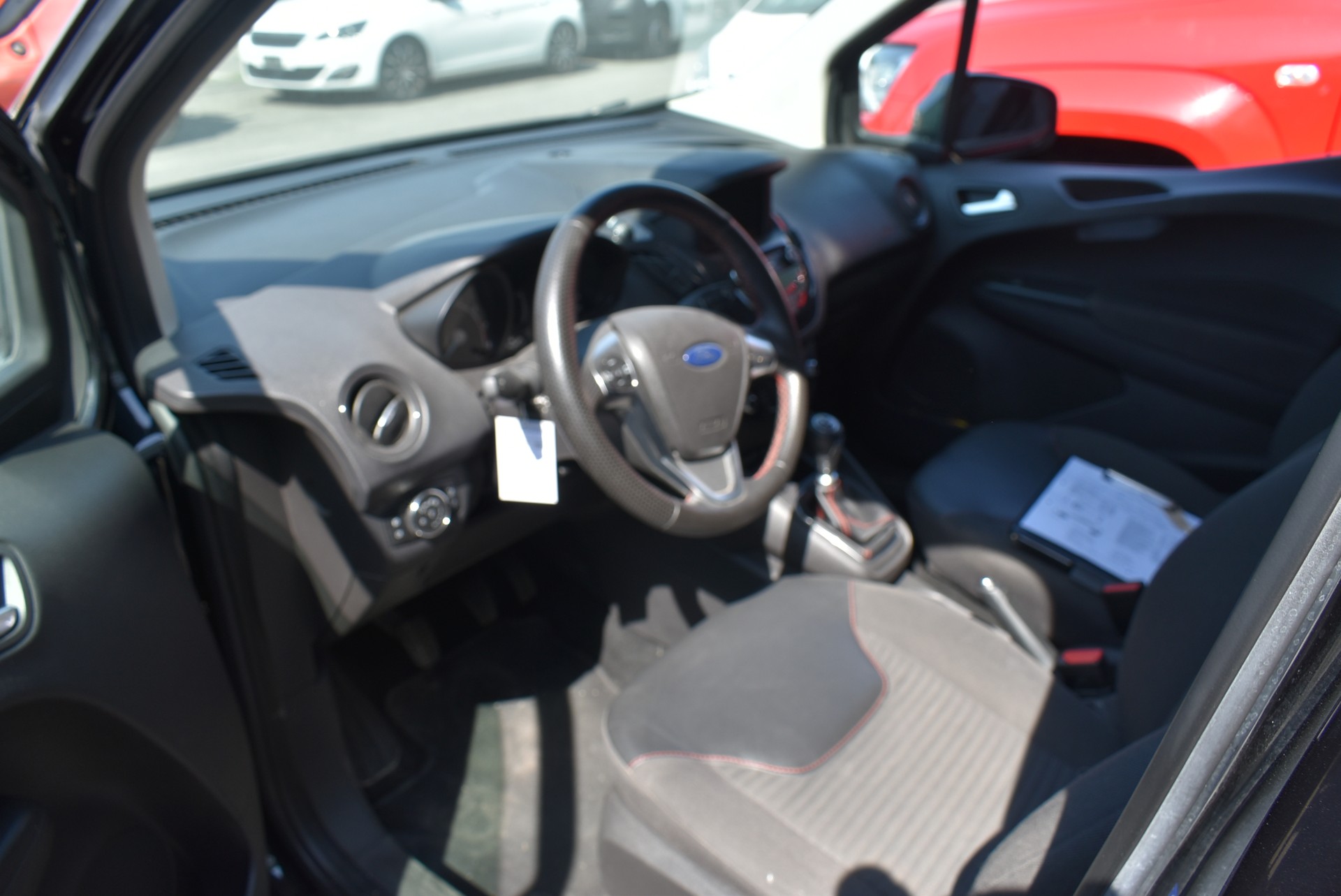 FORD Tourneo Courier 1.0 SCTi Trend-image-2