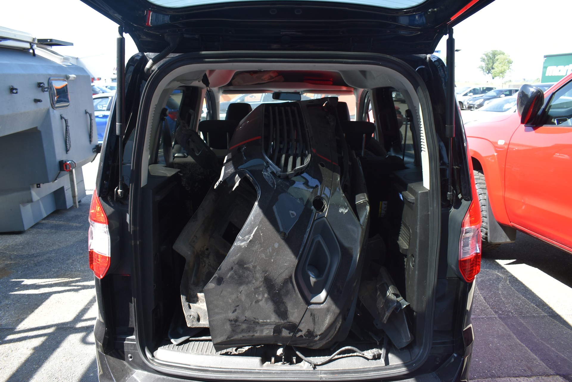 FORD Tourneo Courier 1.0 SCTi Trend-image-5