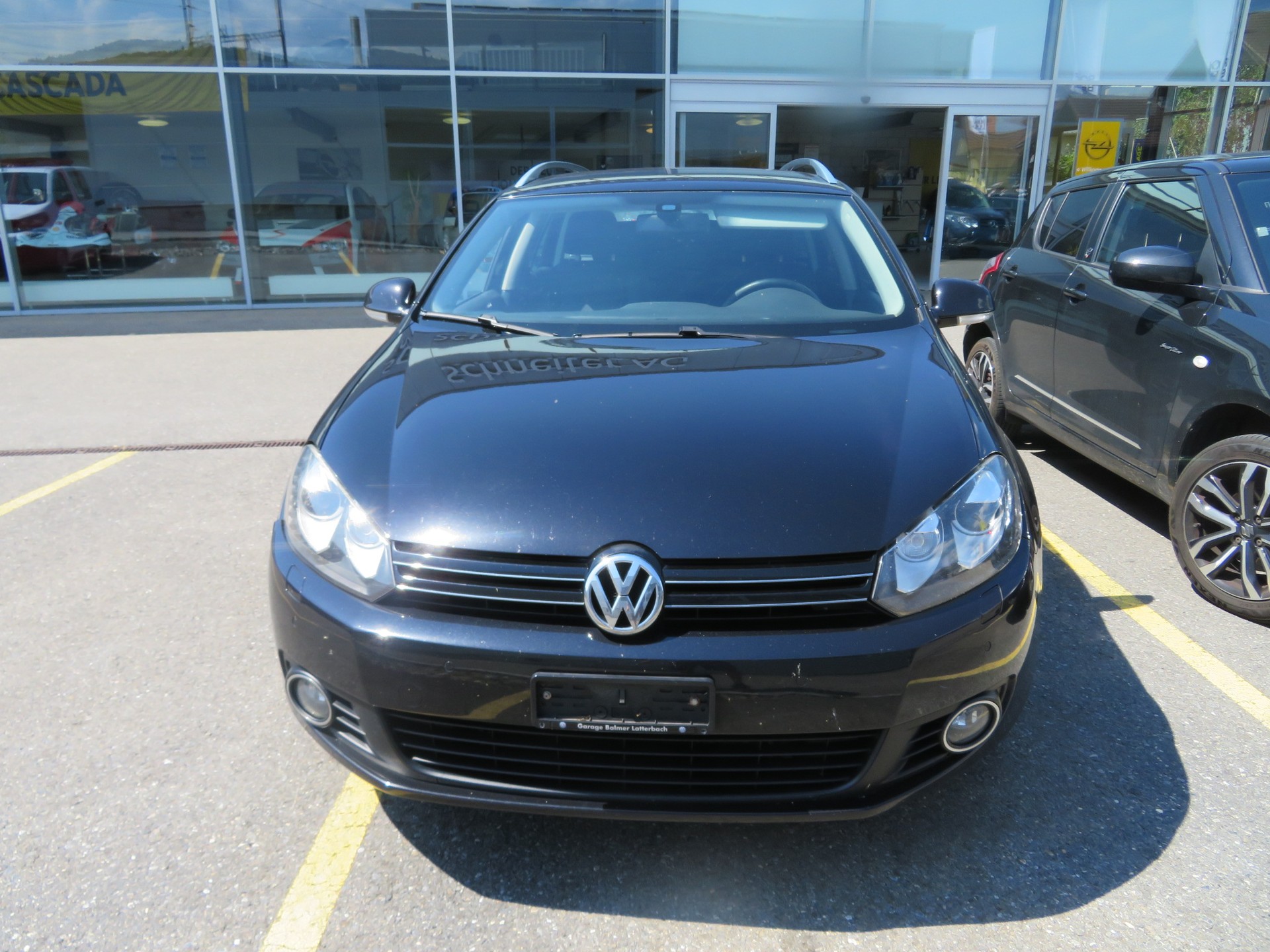 VW Golf Variant 1.6 TDI Comfortline 4Motion-image-1