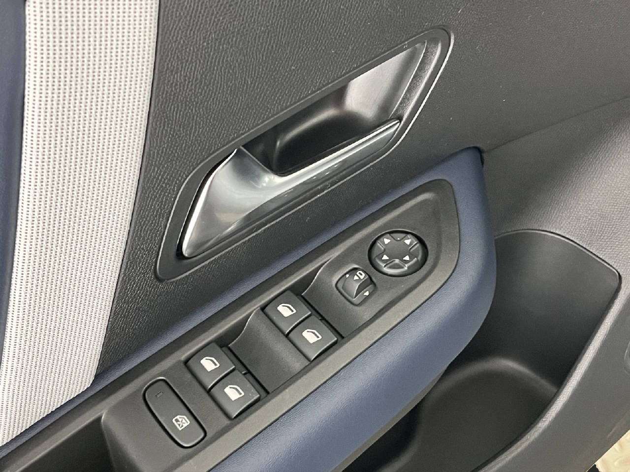 CITROEN C4 1.2 Hybrid Collection-image-12