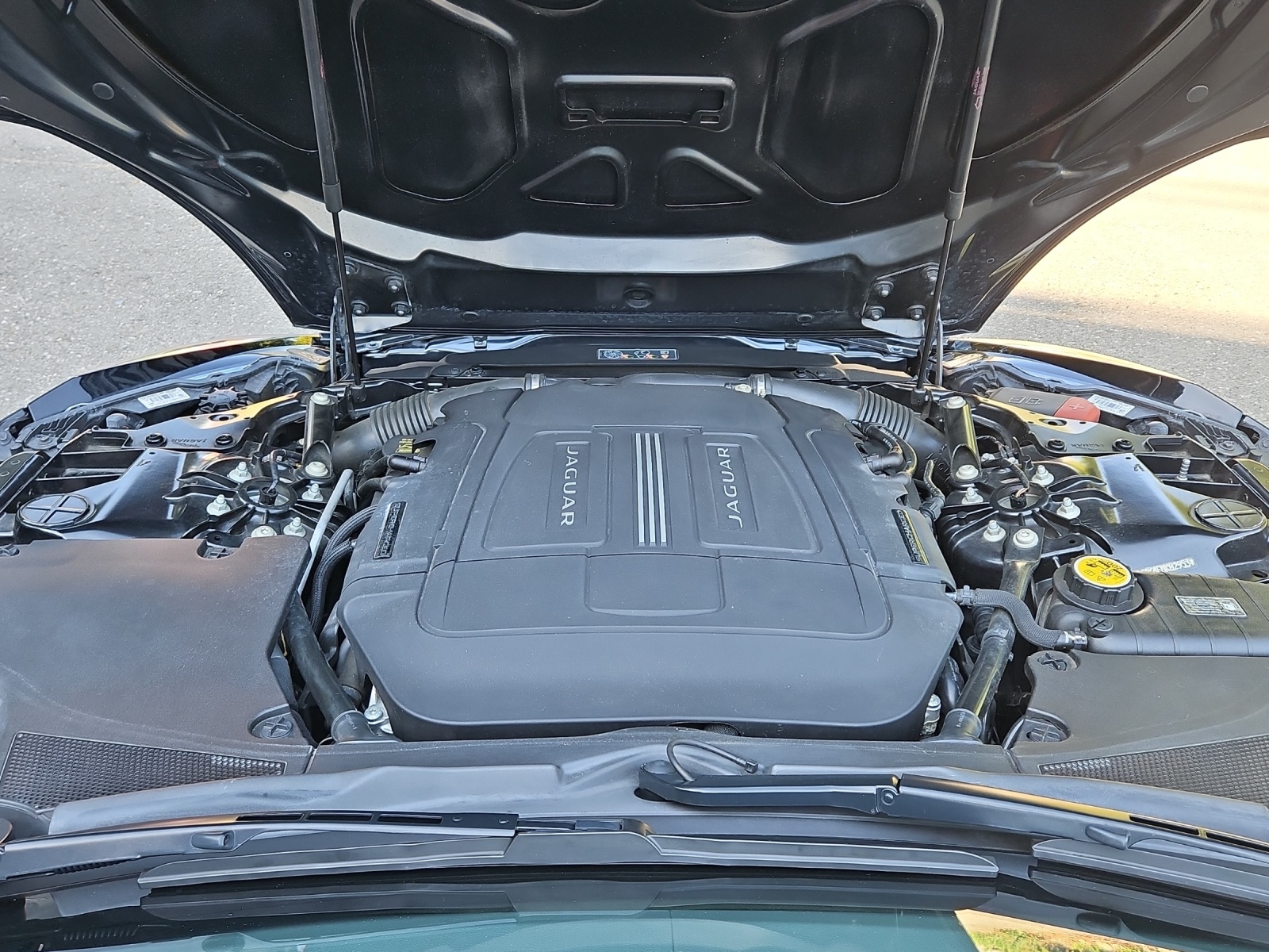 JAGUAR F-Type Convertible 5.0 V8 S-image-9