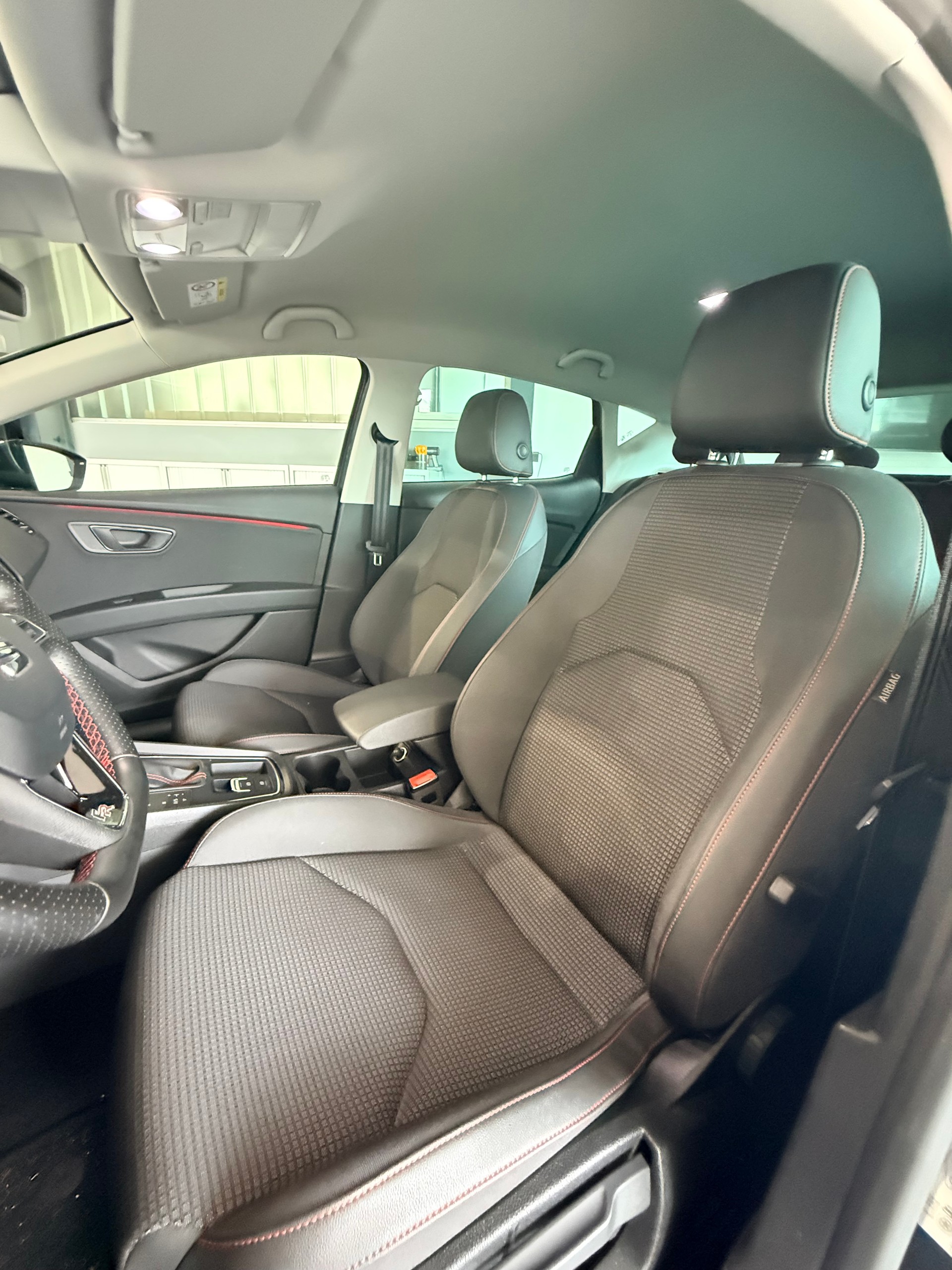 SEAT Leon 1.5 TSI EVO SWISS FR DSG-image-6