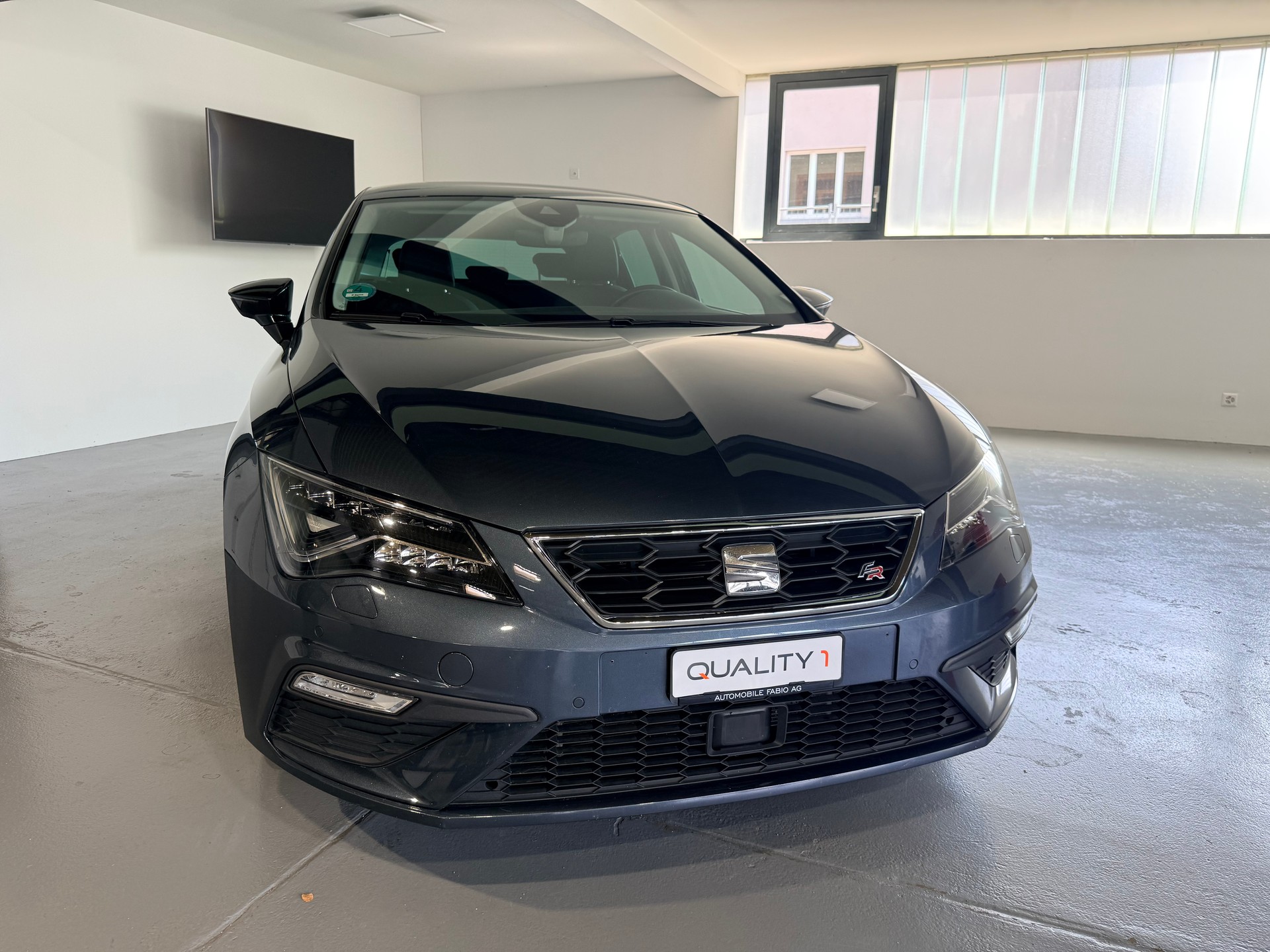 SEAT Leon 1.5 TSI EVO SWISS FR DSG-image-0