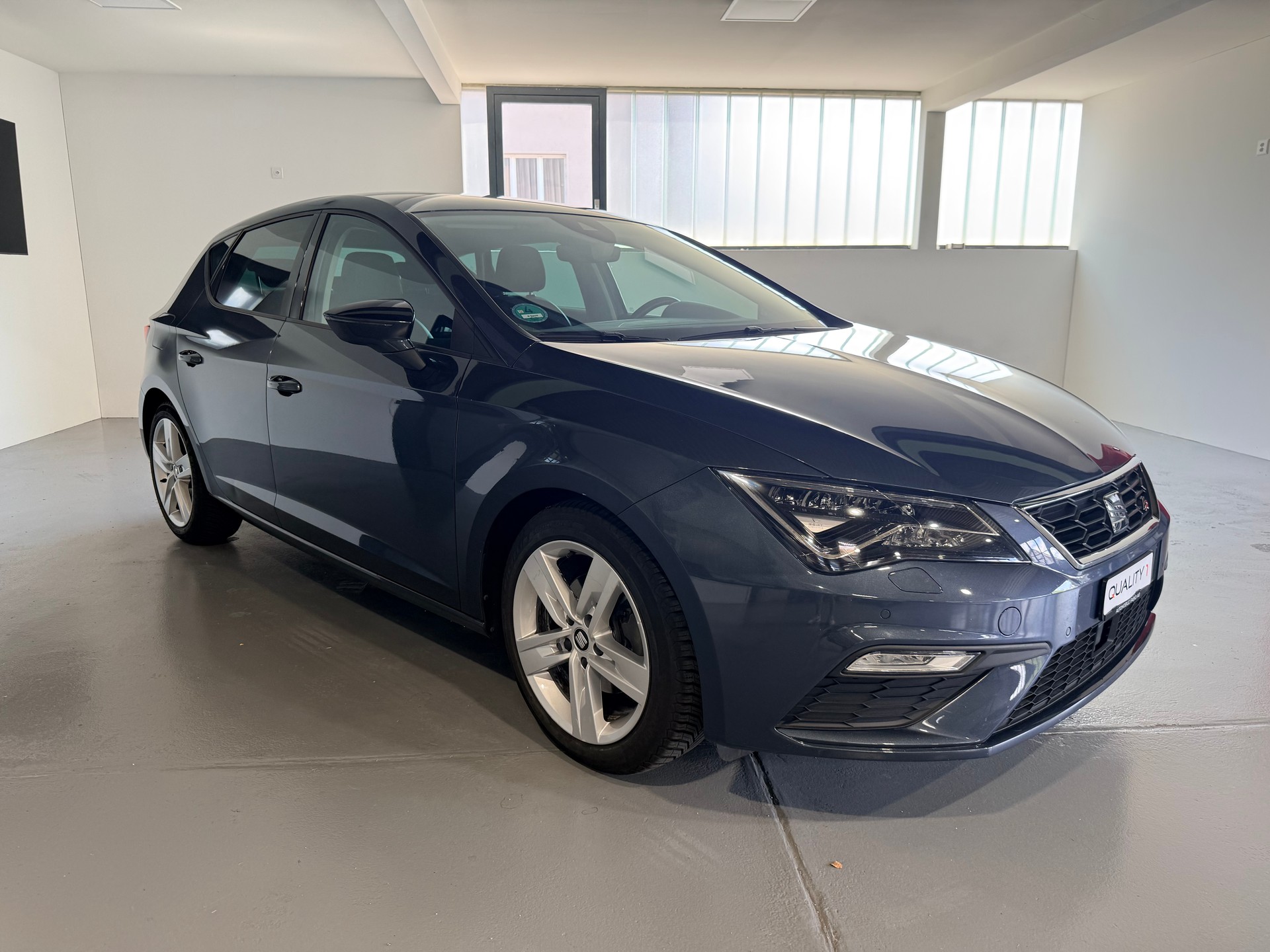 SEAT Leon 1.5 TSI EVO SWISS FR DSG-image-1