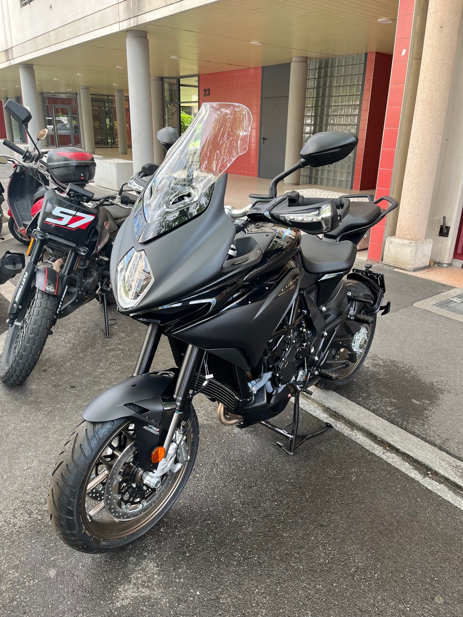 MV AGUSTA Lusso-image-1