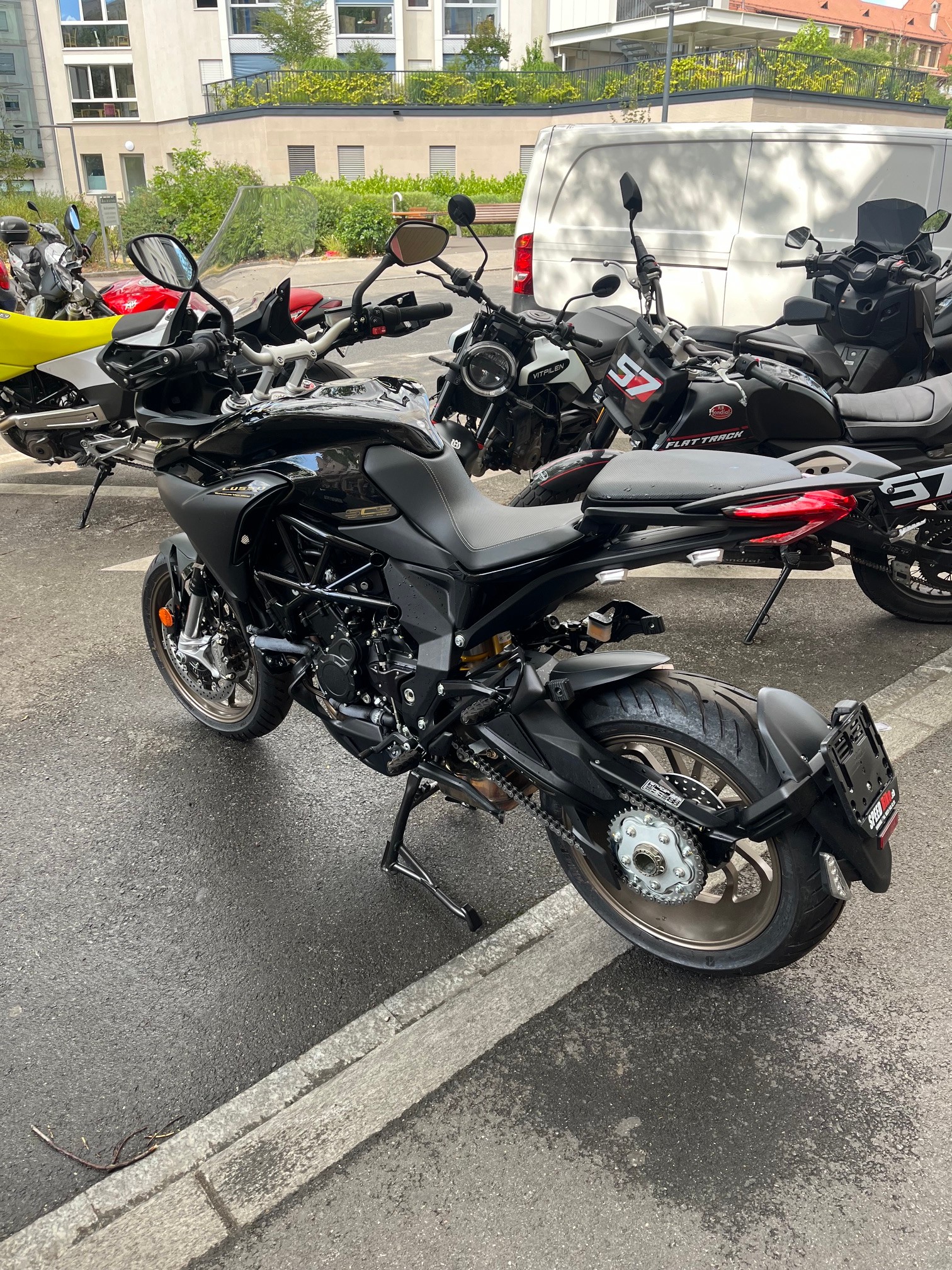 MV AGUSTA Lusso-image-3