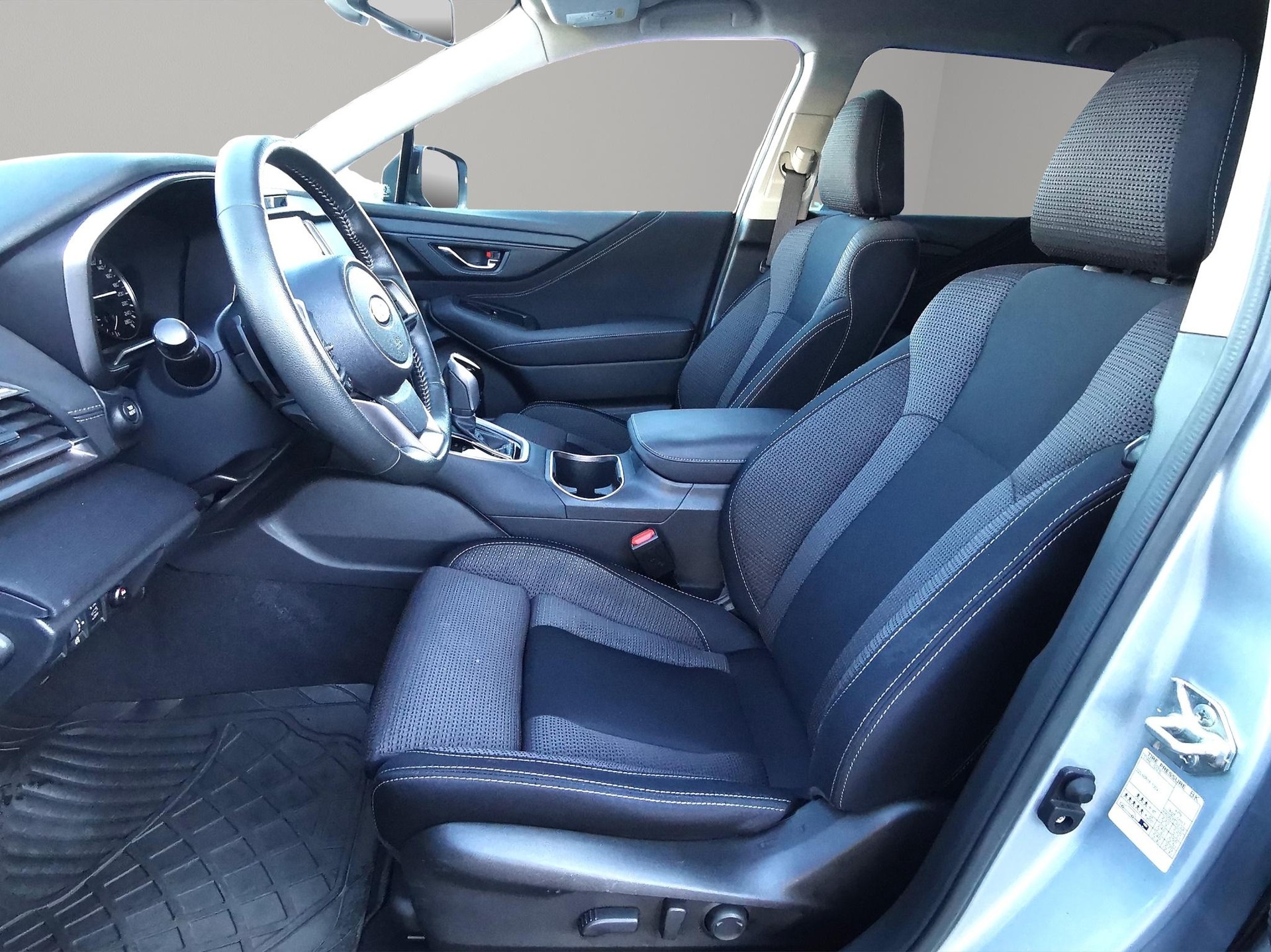 SUBARU Outback 2.5i Swiss Plus-image-1