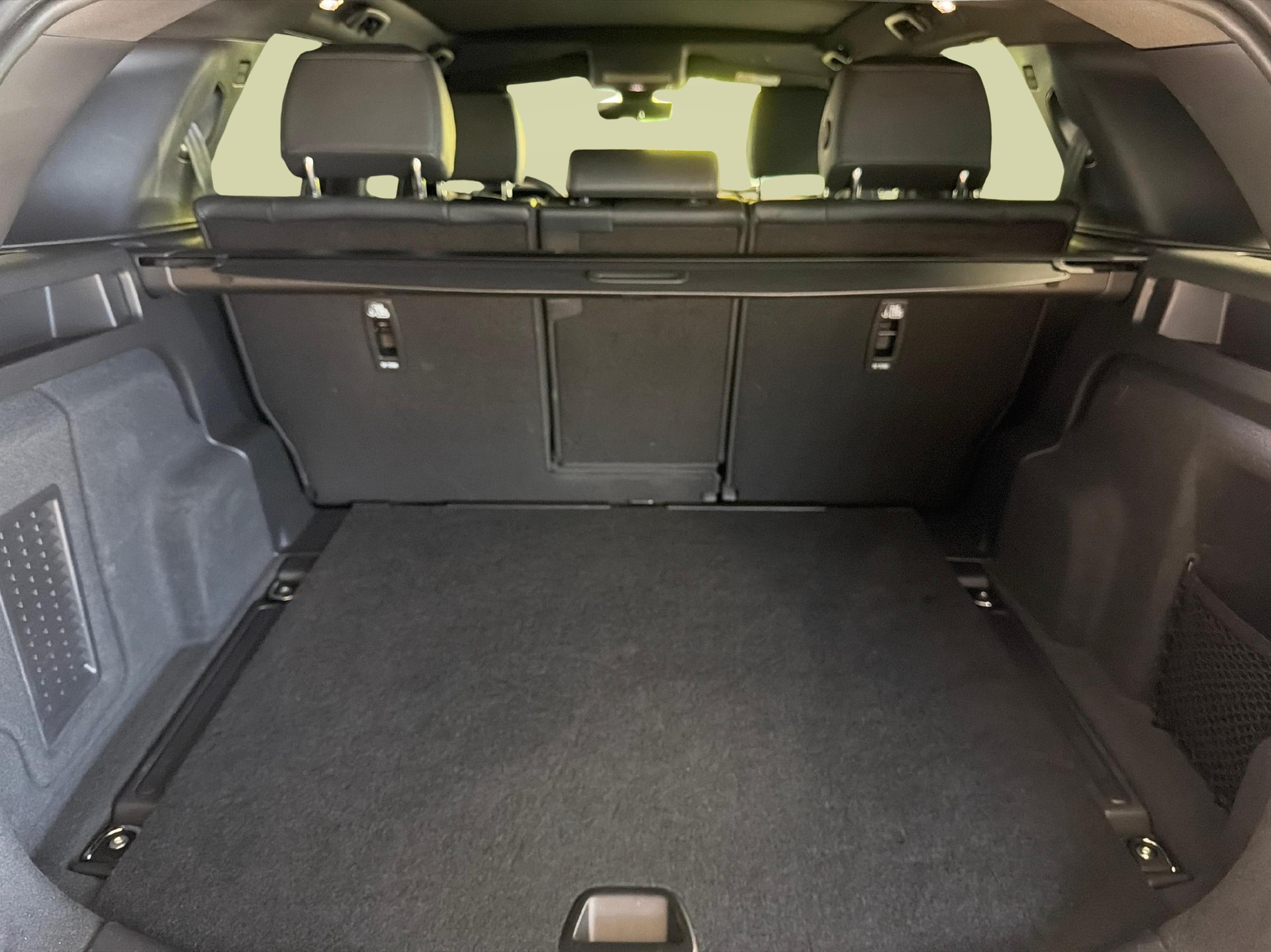 LAND ROVER Discovery Sport 1.5 T 270e Dynamic HSE mit AHK-image-15