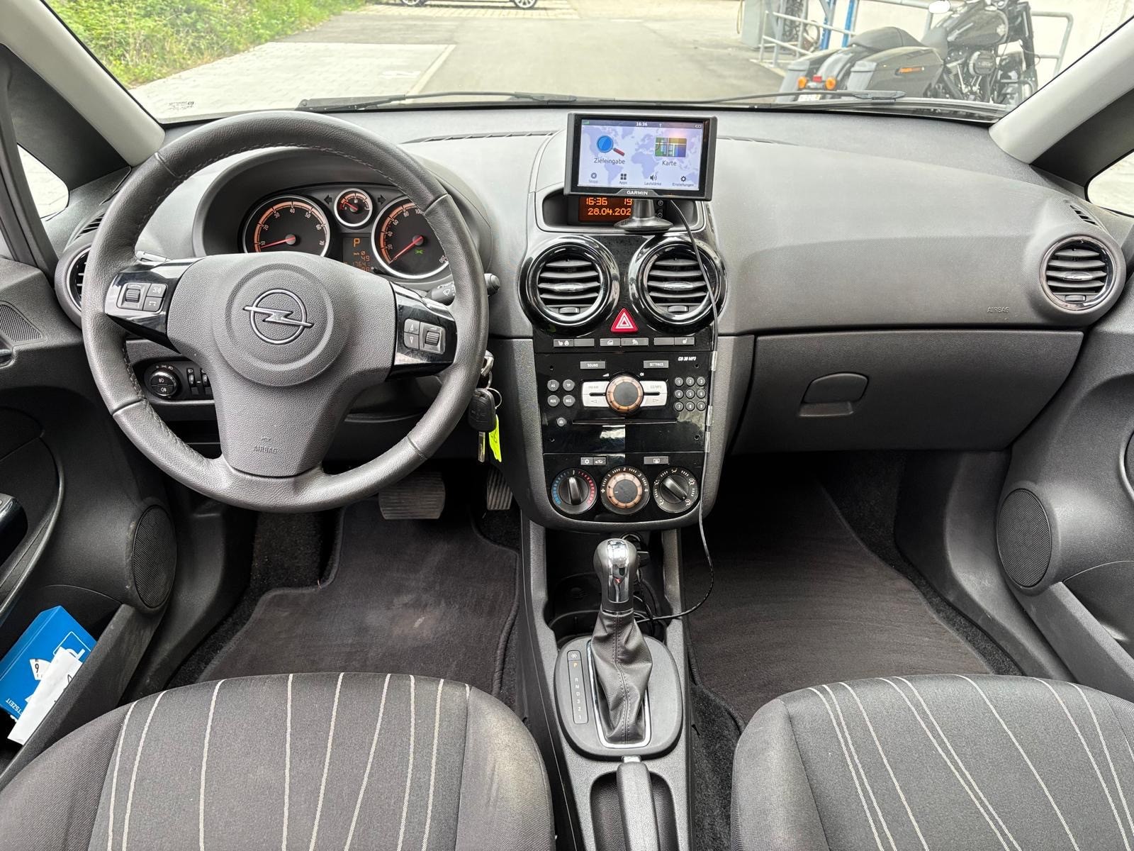 OPEL Corsa 1.4 TP Color Edition Automatic-image-10