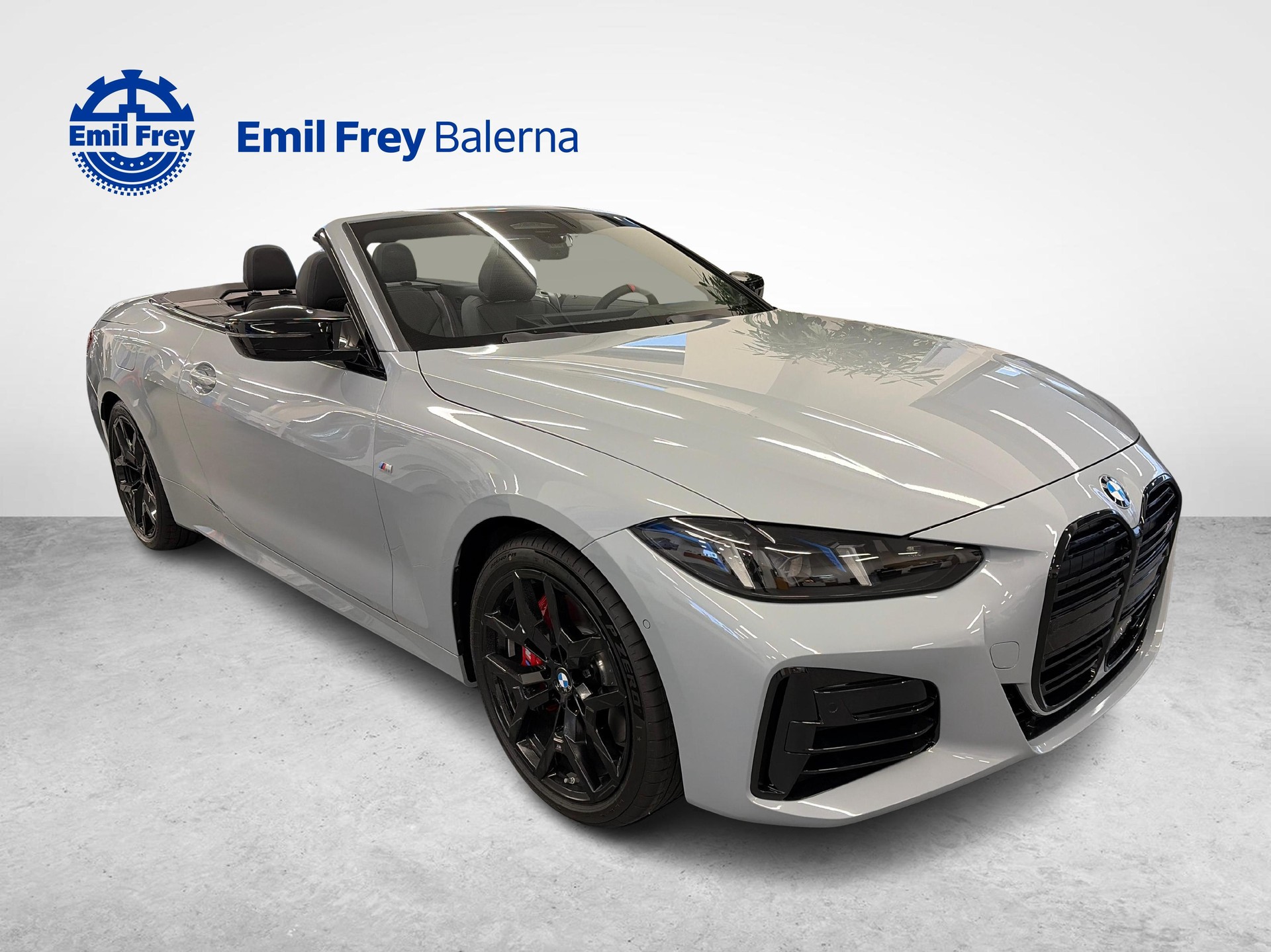 BMW M440i xDrive Cabrio-image-3