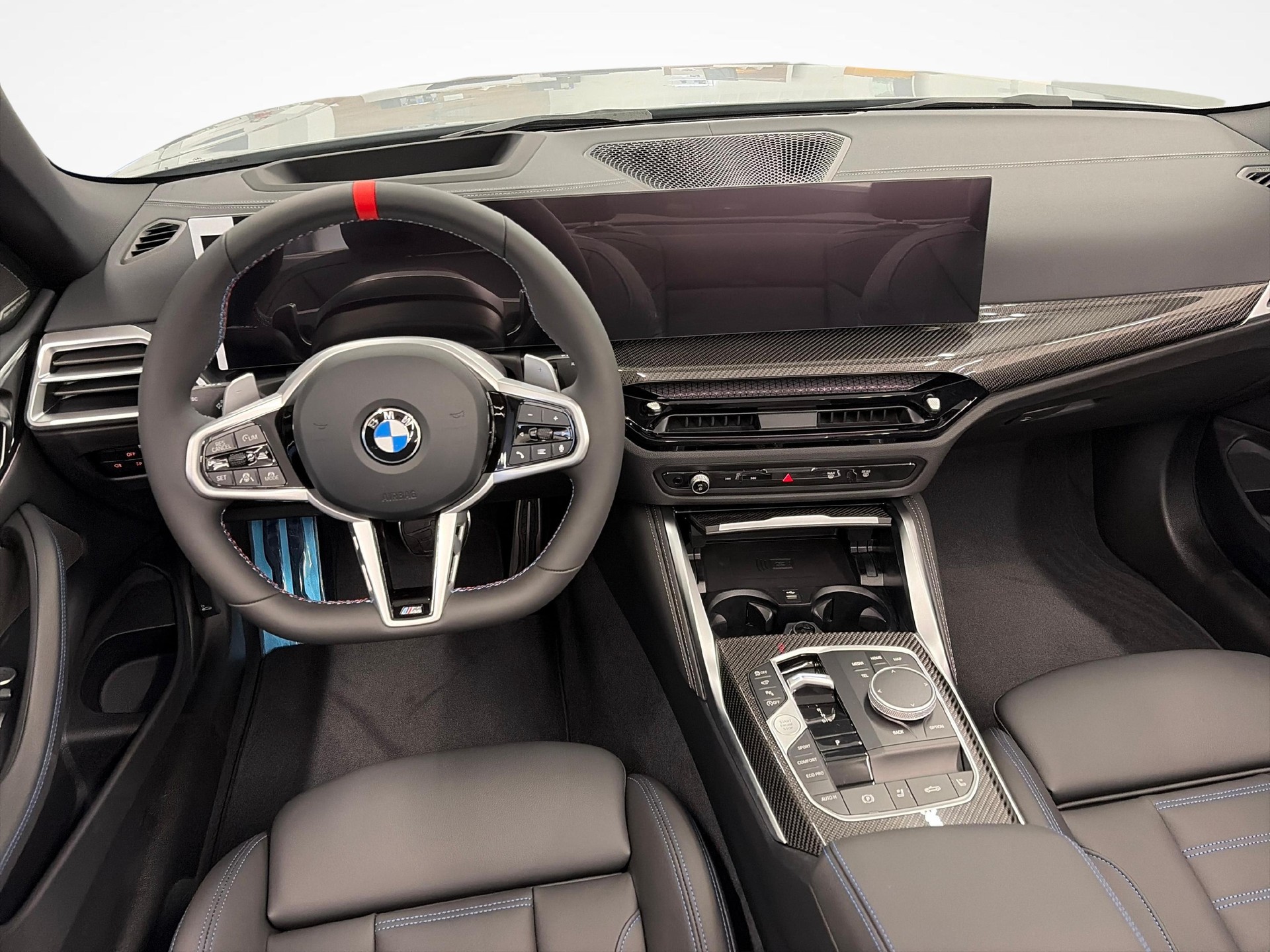 BMW M440i xDrive Cabrio-image-5
