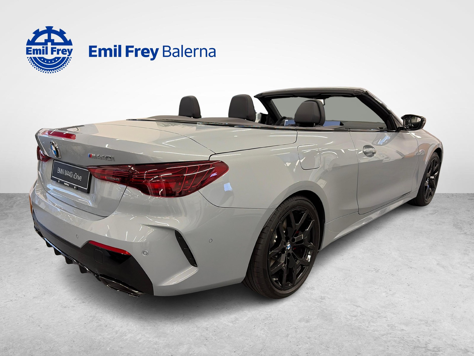 BMW M440i xDrive Cabrio-image-2