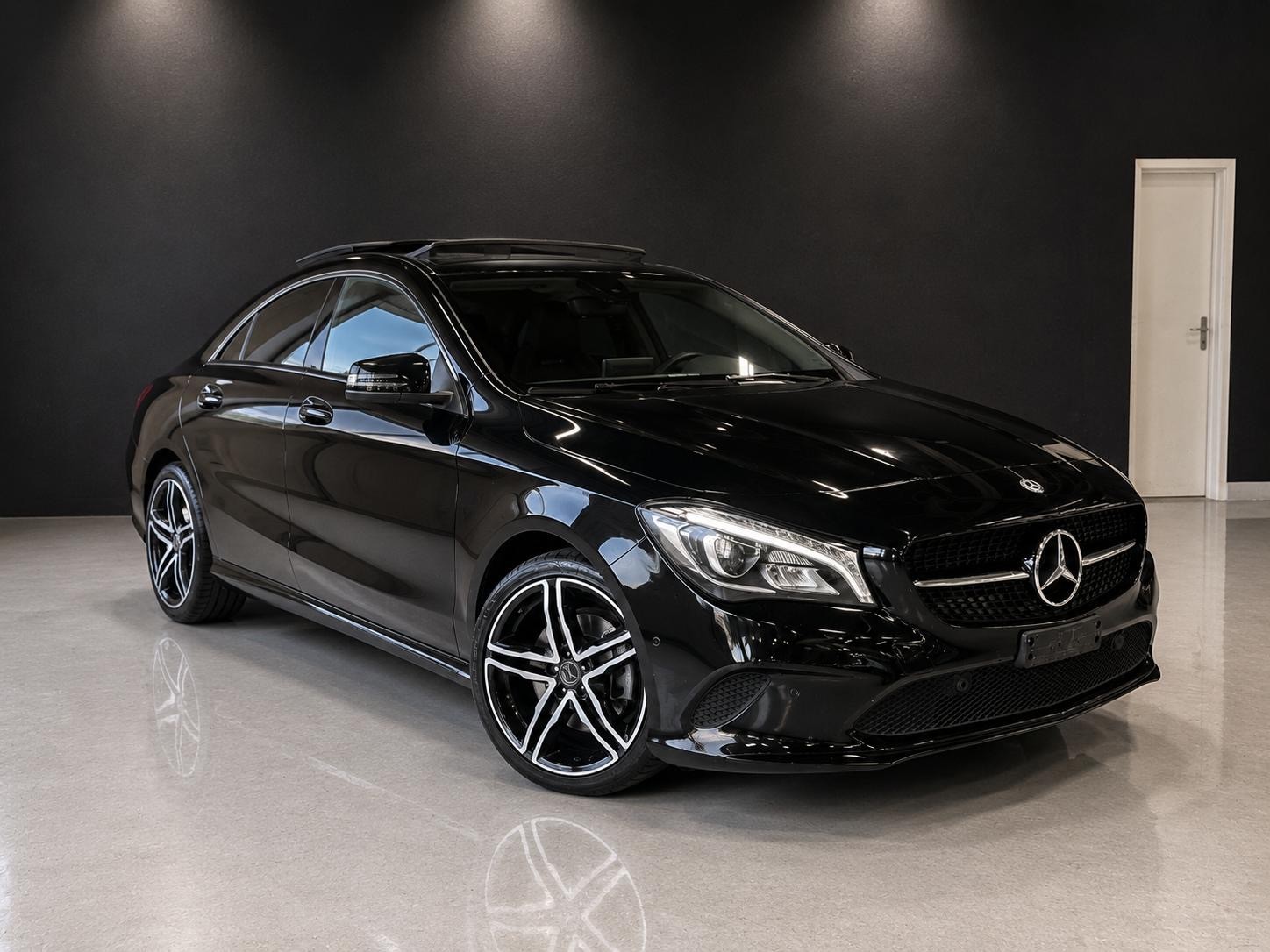 MERCEDES-BENZ CLA 220 d 4Matic 7G-DCT-image-3