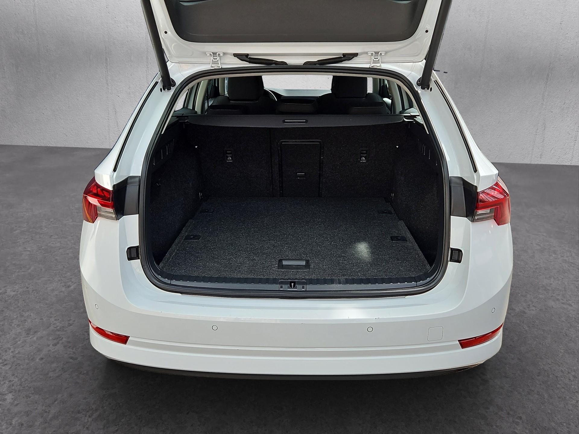 SKODA Octavia 2.0 TDI Ambition-image-20