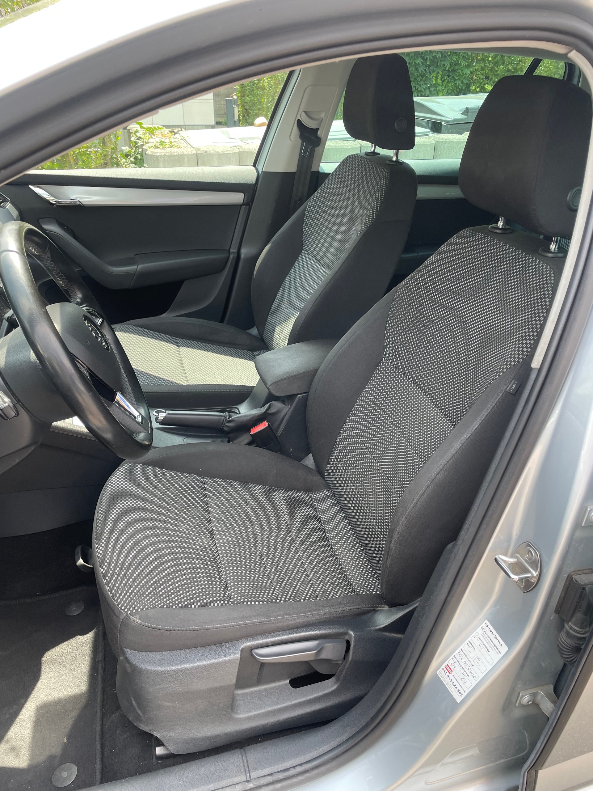SKODA Octavia Combi 1.6 TDI Ambition DSG-image-5