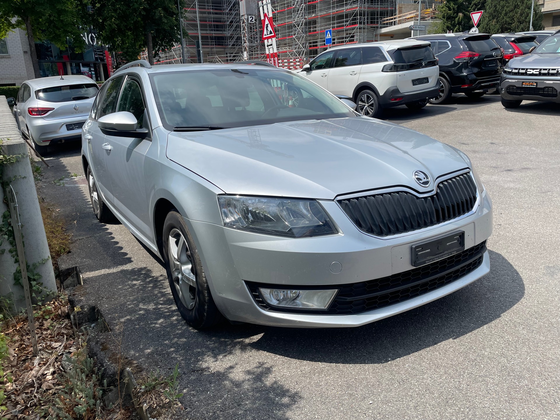 SKODA Octavia Combi 1.6 TDI Ambition DSG-image-1