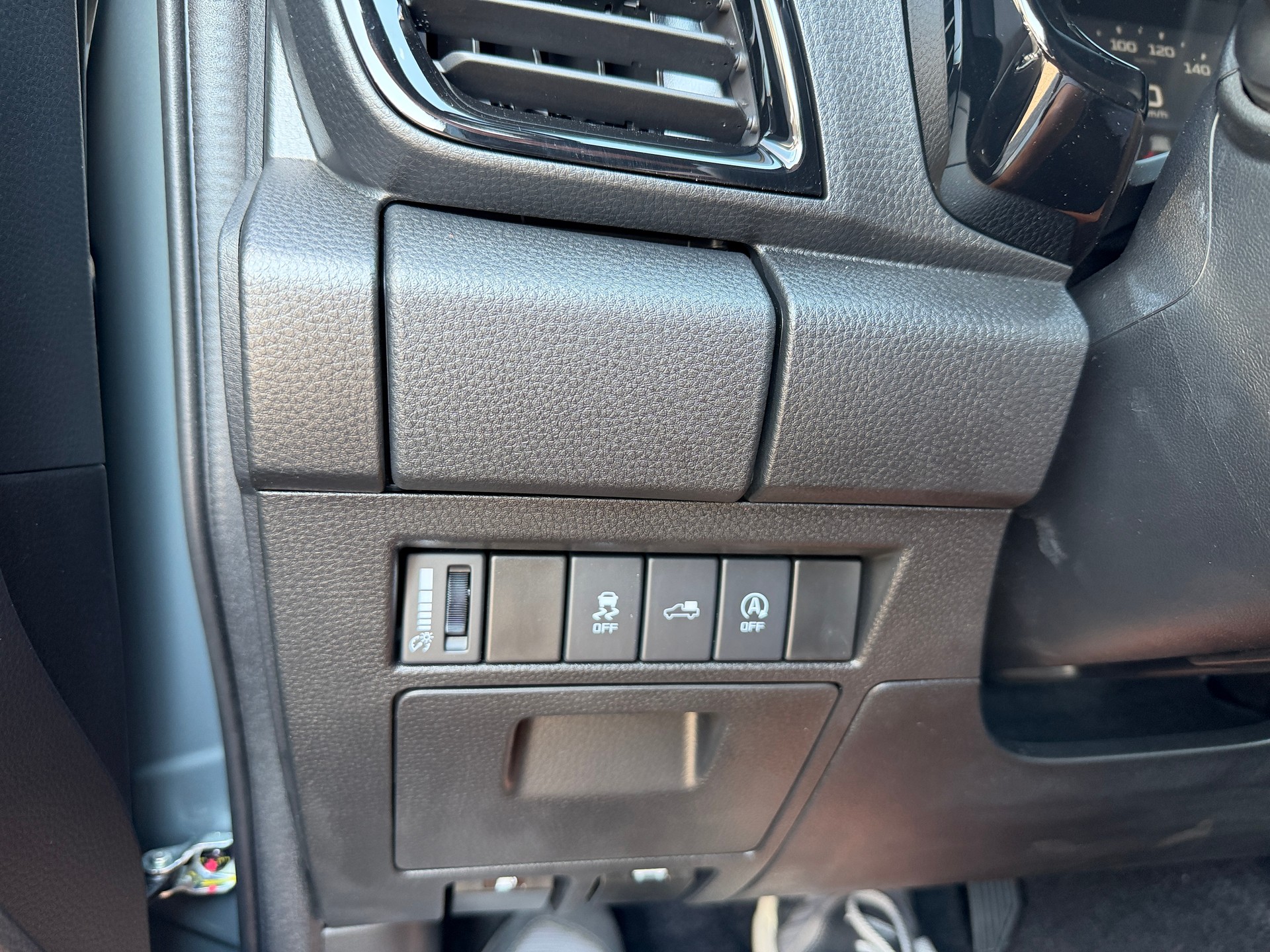 ISUZU D-MAX 1.9 CrewCab N60 Nitro Sport 4x4-image-18