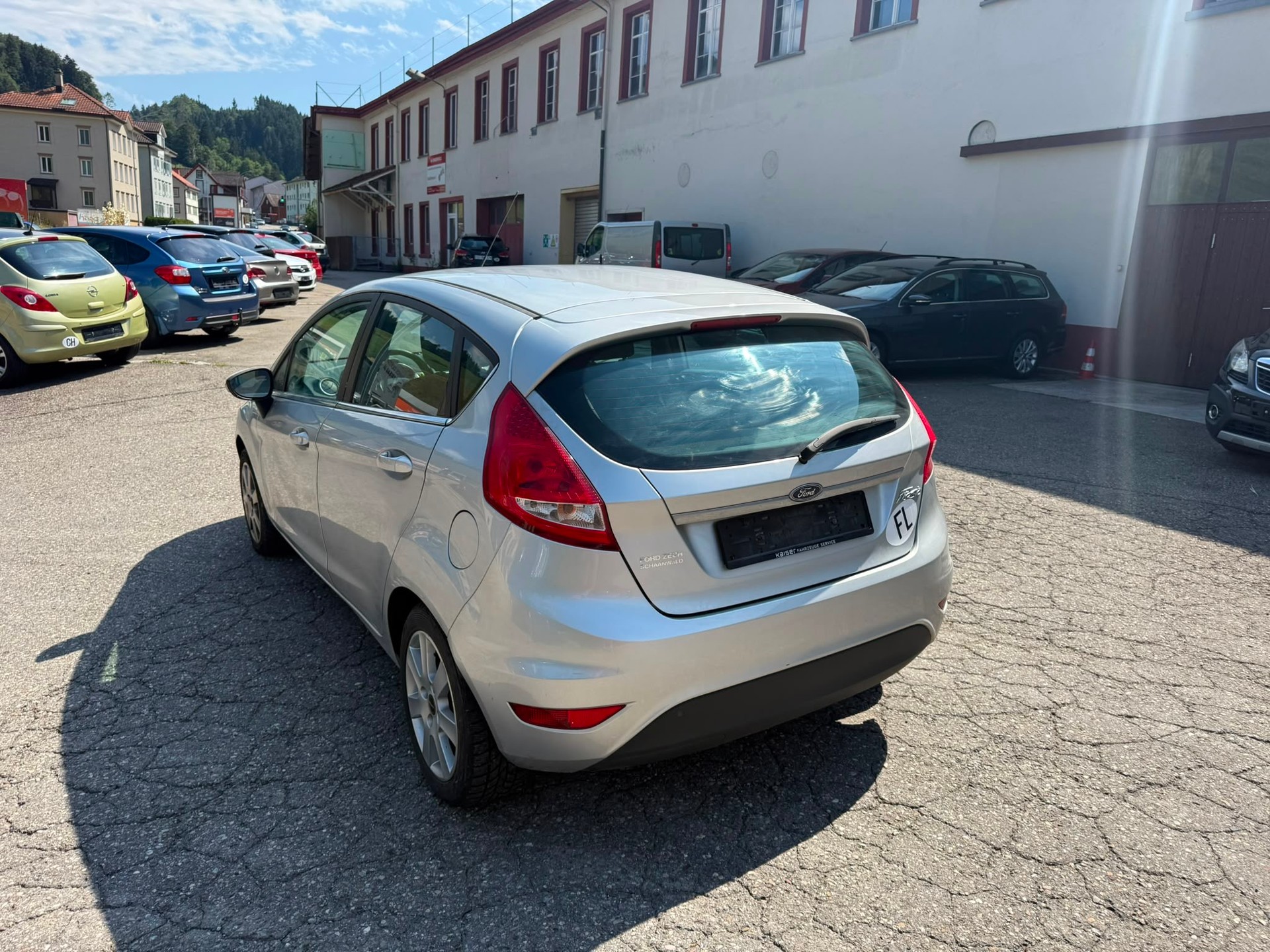 FORD Fiesta 1.4 16V Titanium-image-4