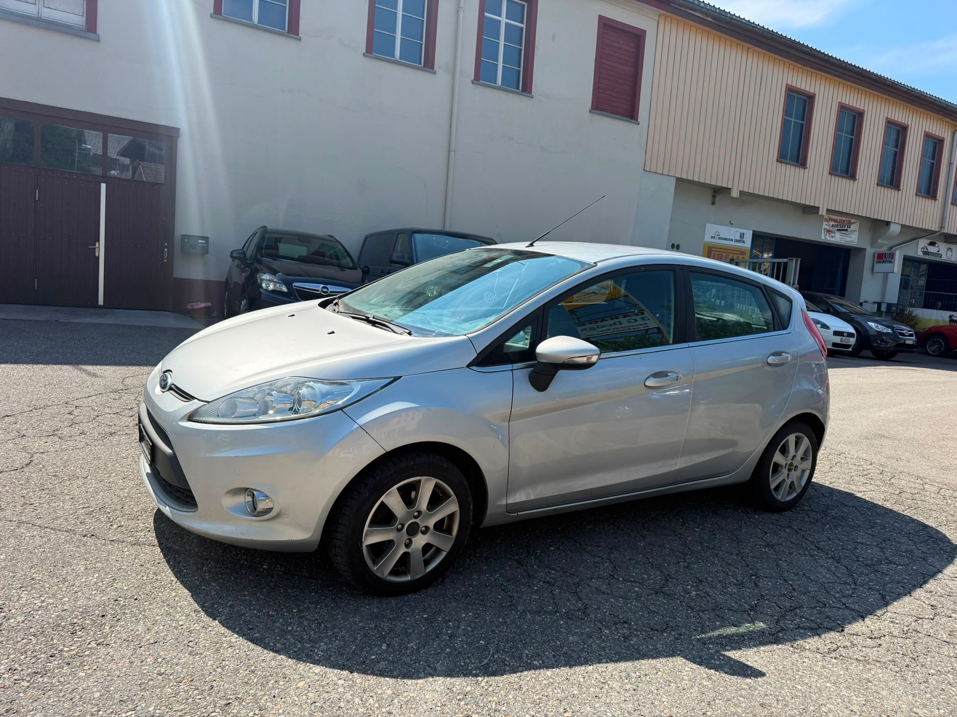 FORD Fiesta 1.4 16V Titanium-image-1
