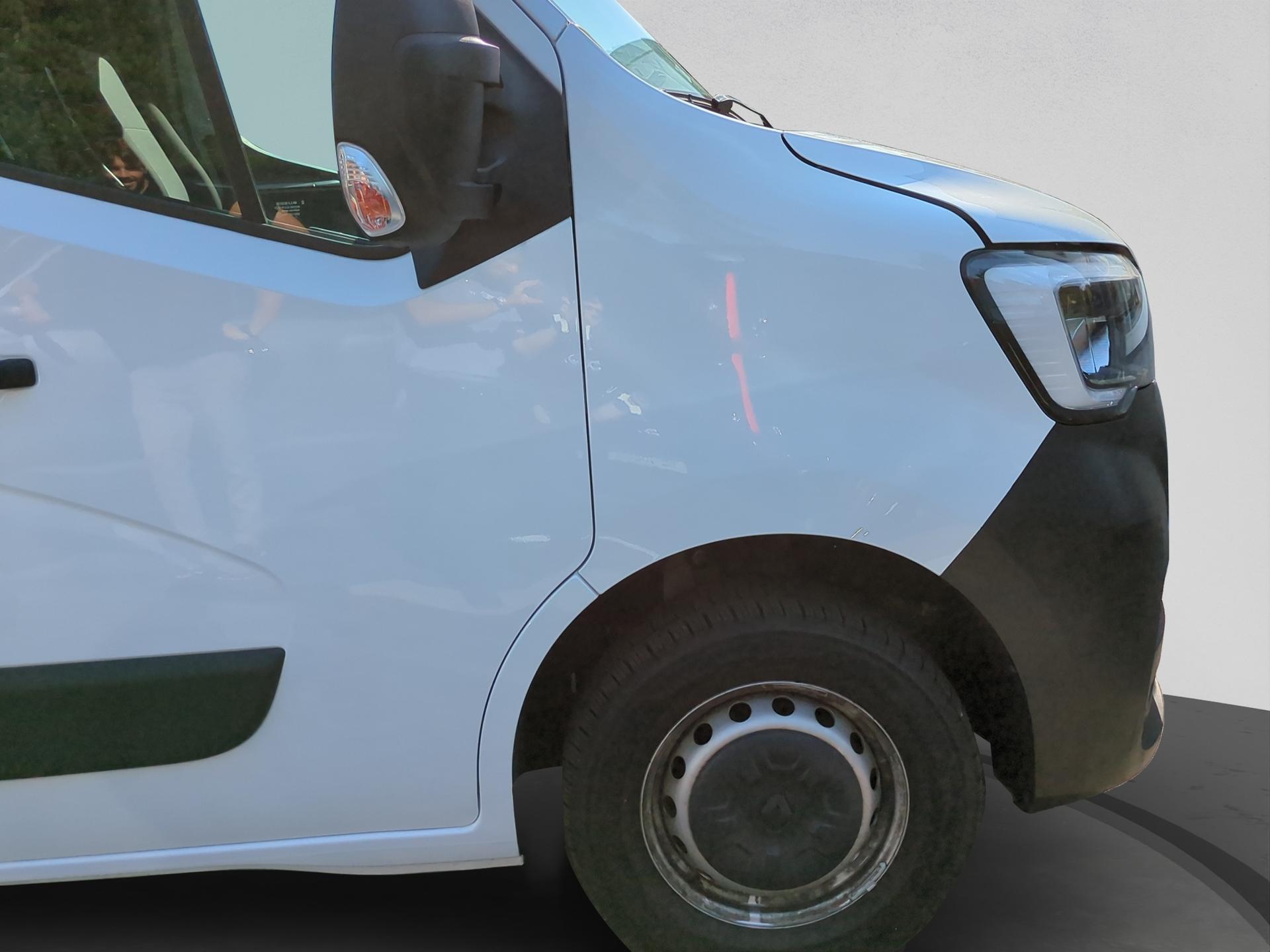 RENAULT Master T35 2.3 Blue dCi 135 L2H2-image-17