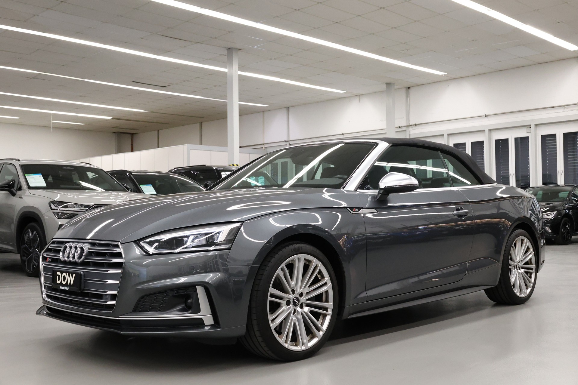 AUDI S5 Cabriolet 3.0 V6 TFSI quattro T-Tronic-showroom-element-2