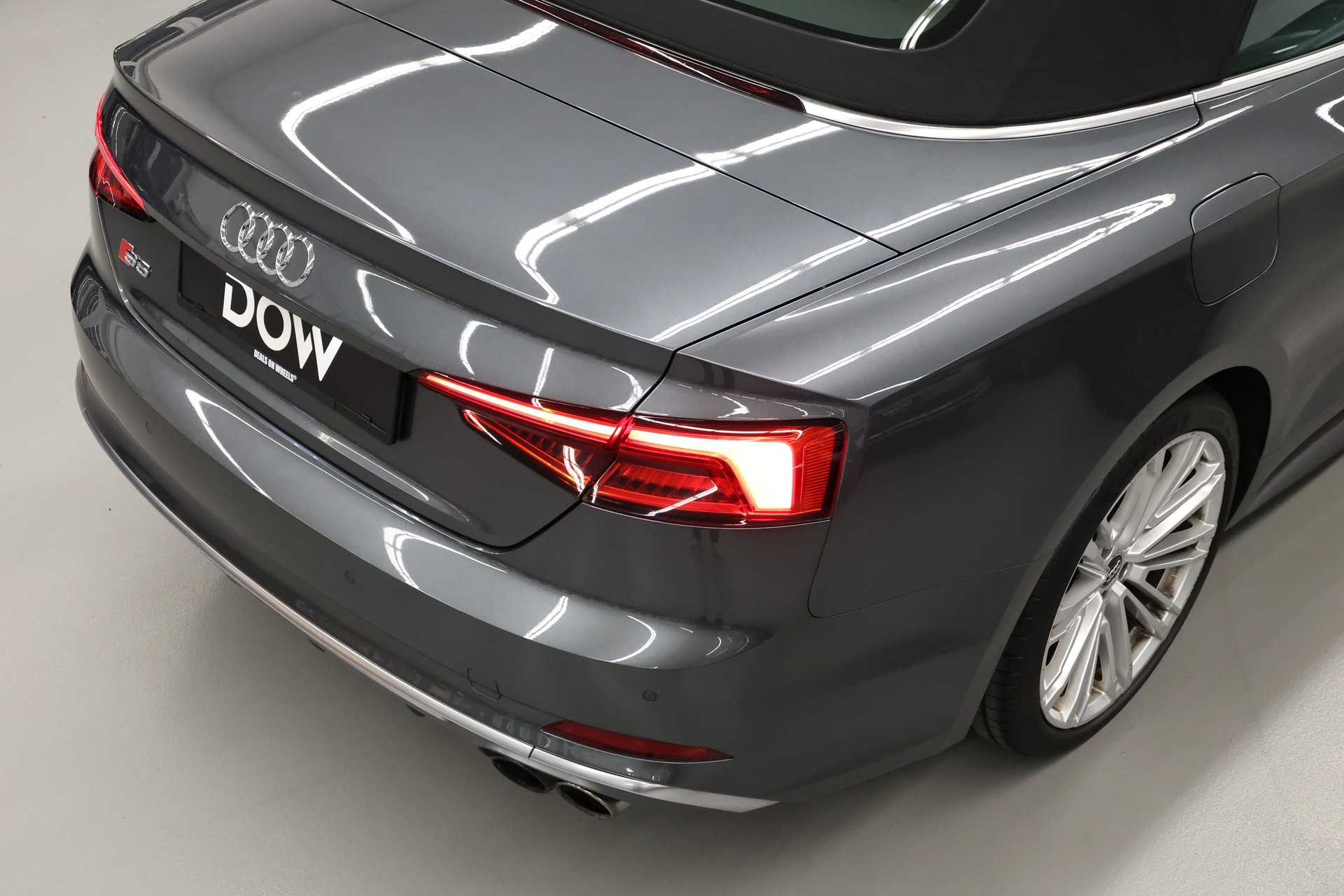 AUDI S5 Cabriolet 3.0 V6 TFSI quattro T-Tronic-image-12