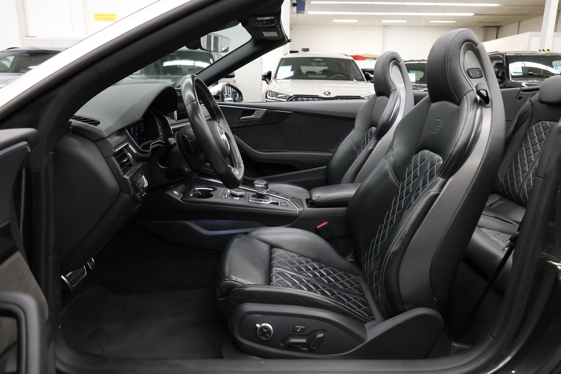 AUDI S5 Cabriolet 3.0 V6 TFSI quattro T-Tronic-image-18