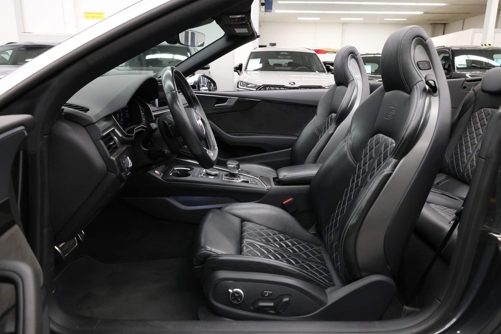 AUDI S5 Cabriolet 3.0 V6 TFSI quattro T-Tronic-image-18