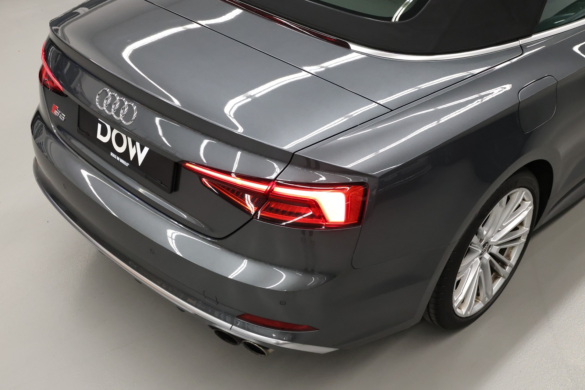 AUDI S5 Cabriolet 3.0 V6 TFSI quattro T-Tronic-image-12