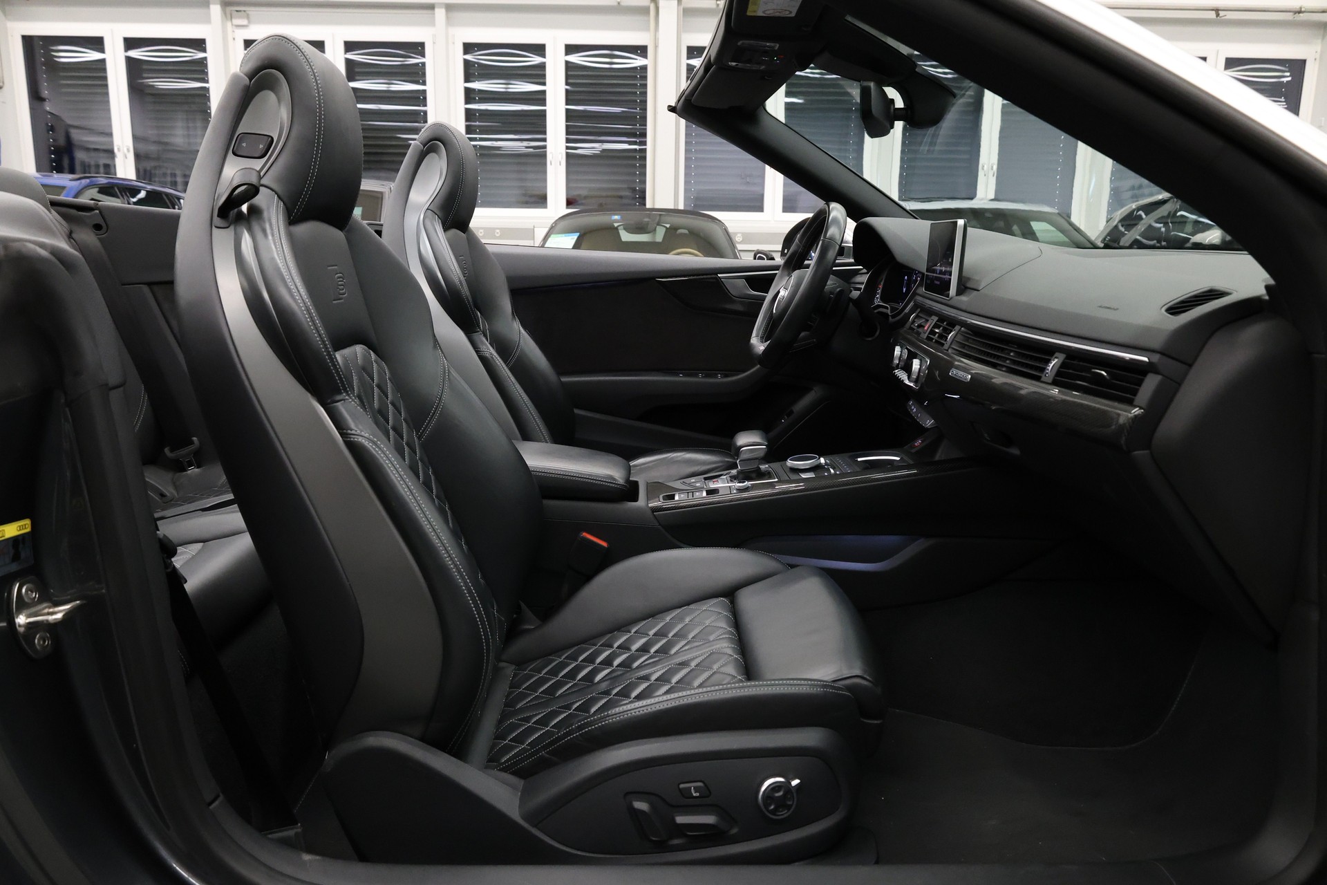 AUDI S5 Cabriolet 3.0 V6 TFSI quattro T-Tronic-image-19