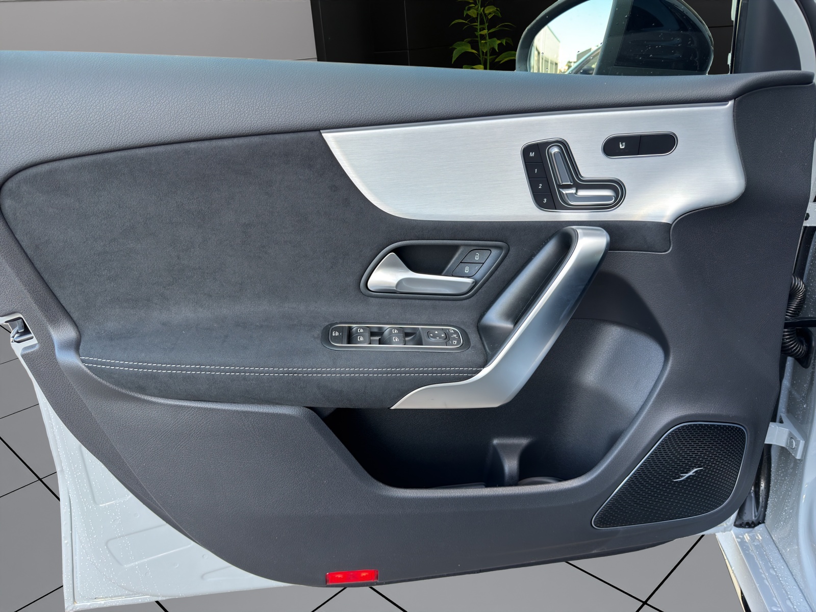 MERCEDES-BENZ A 250 4Matic 8G-DCT-image-13