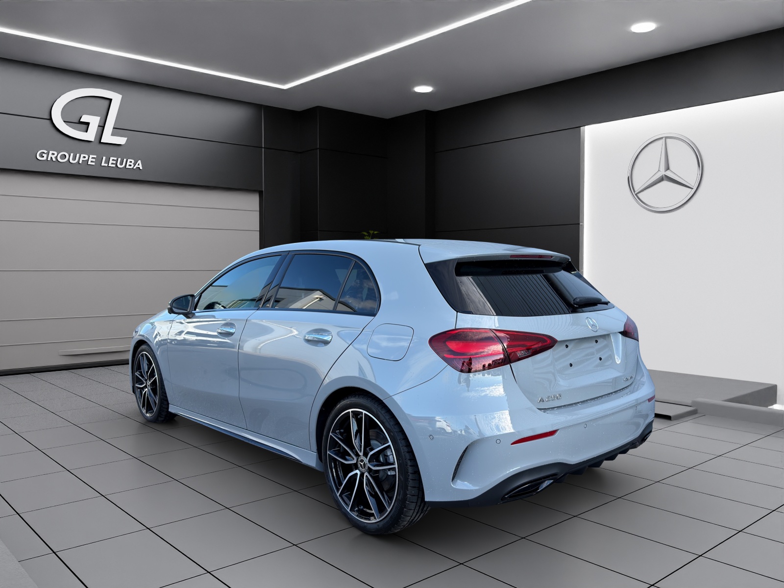 MERCEDES-BENZ A 250 4Matic 8G-DCT-showroom-element-3
