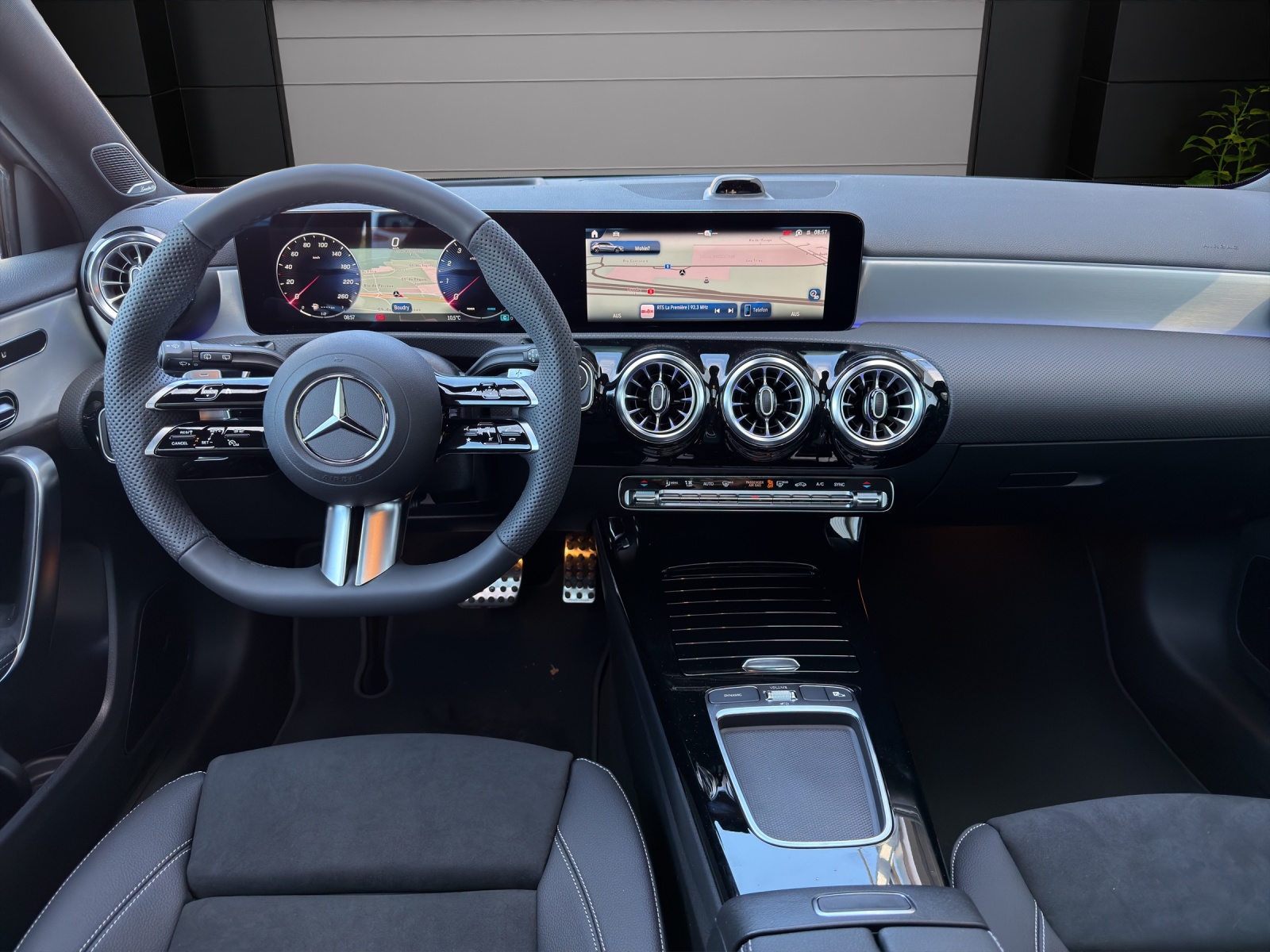 MERCEDES-BENZ A 250 4Matic 8G-DCT-image-8