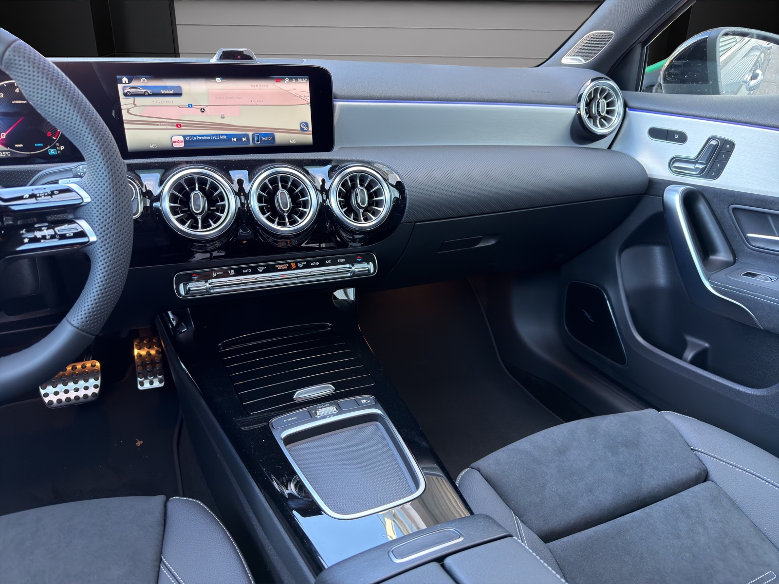 MERCEDES-BENZ A 250 4Matic 8G-DCT-image-9