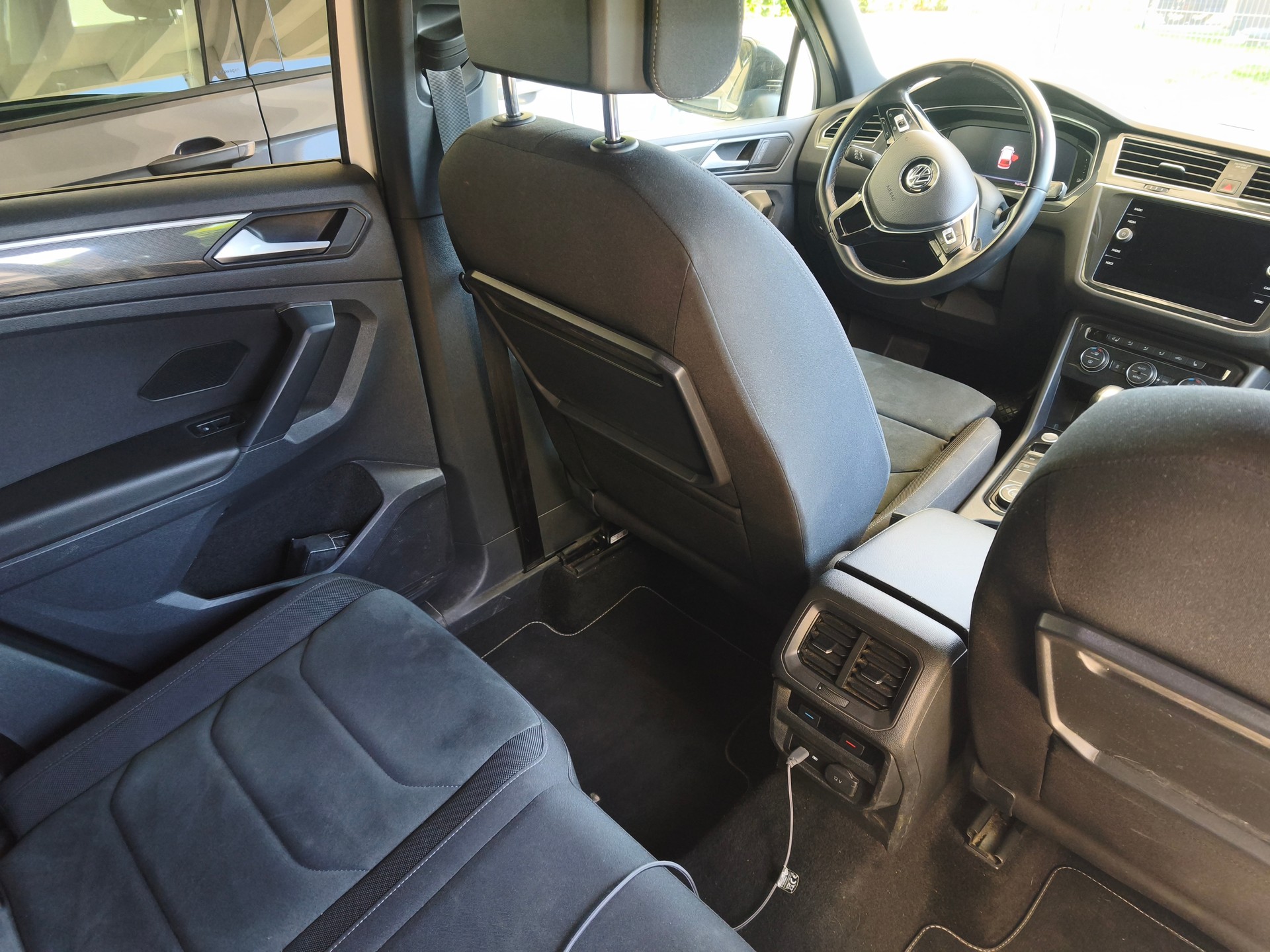 VW R Line-image-3