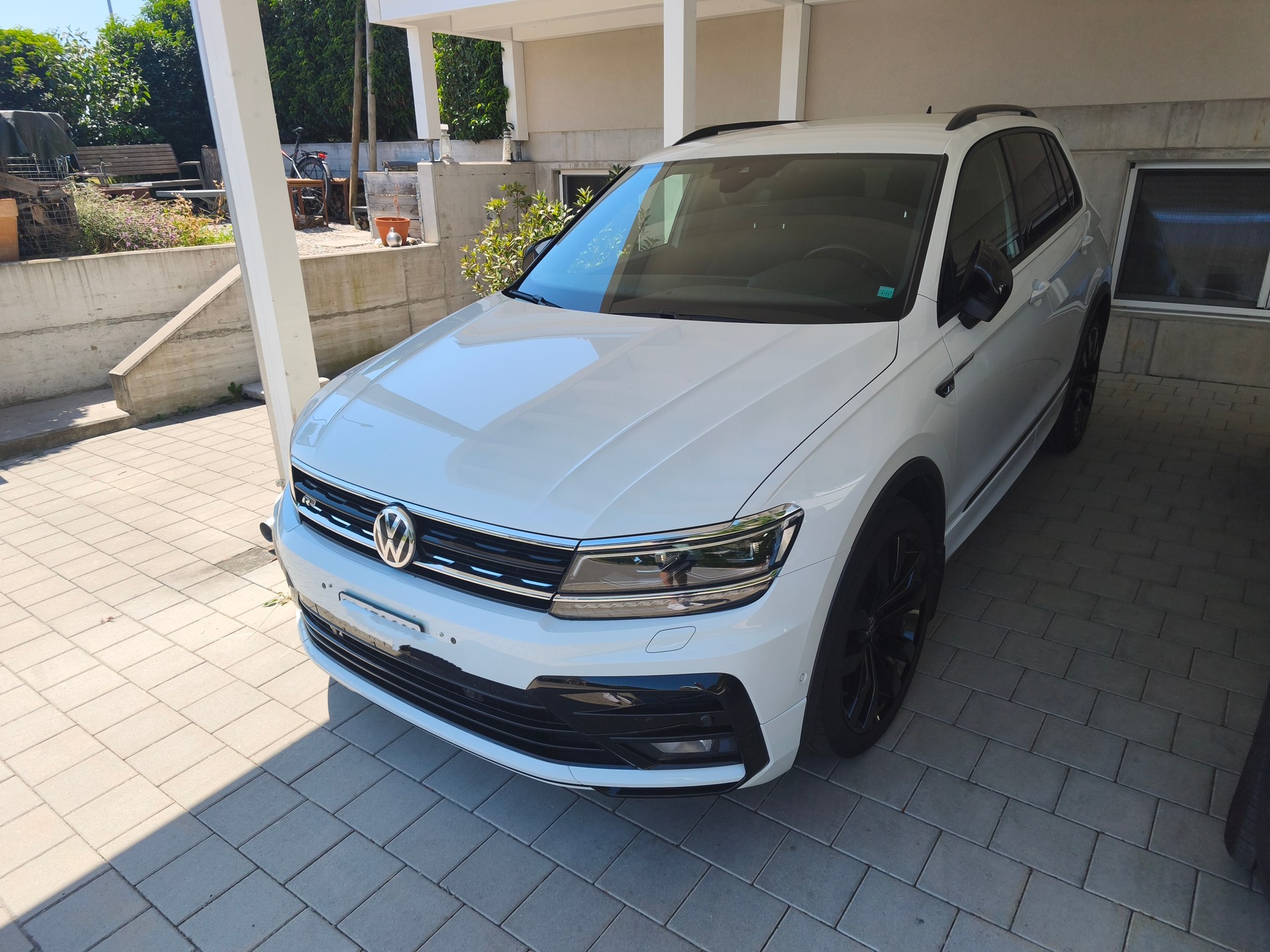 VW R Line-image-0