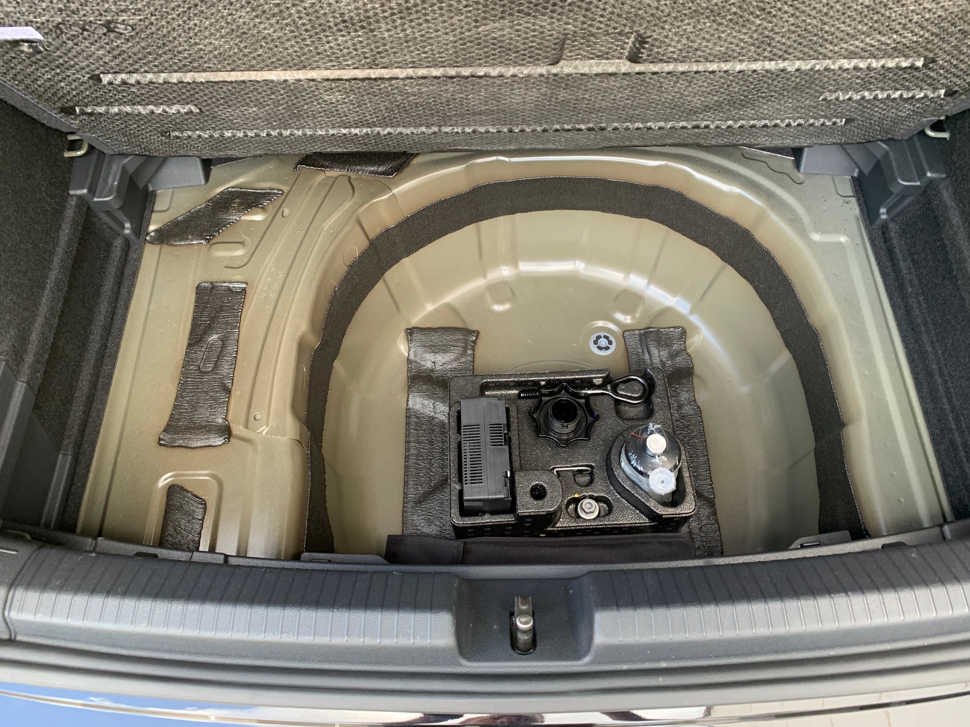 VW Polo 1.0 TSI Life DSG-image-17