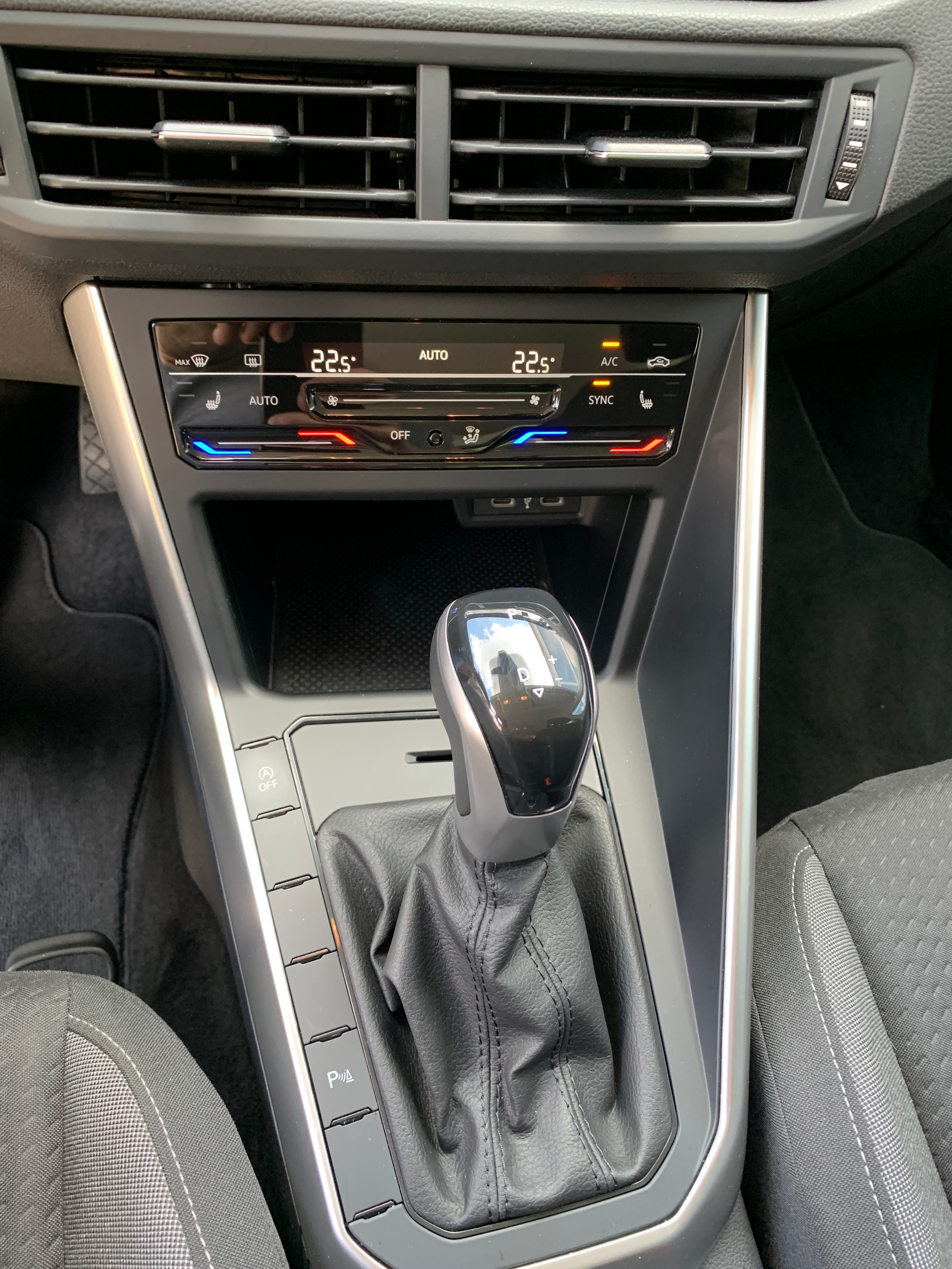VW Polo 1.0 TSI Life DSG-image-12