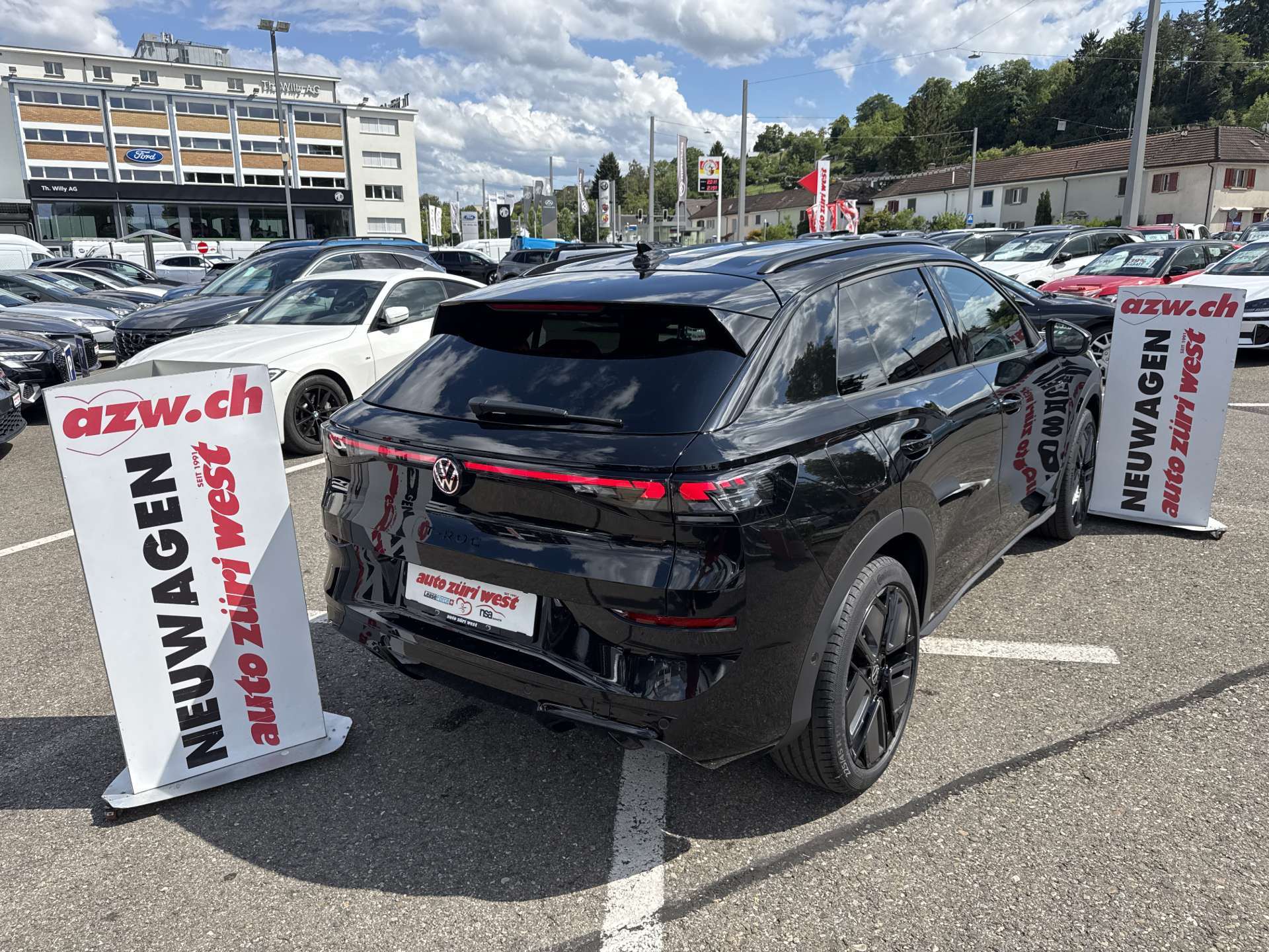 VW T-Roc 1.5 eTSi mHEV R-Line DSG-Automat-image-2