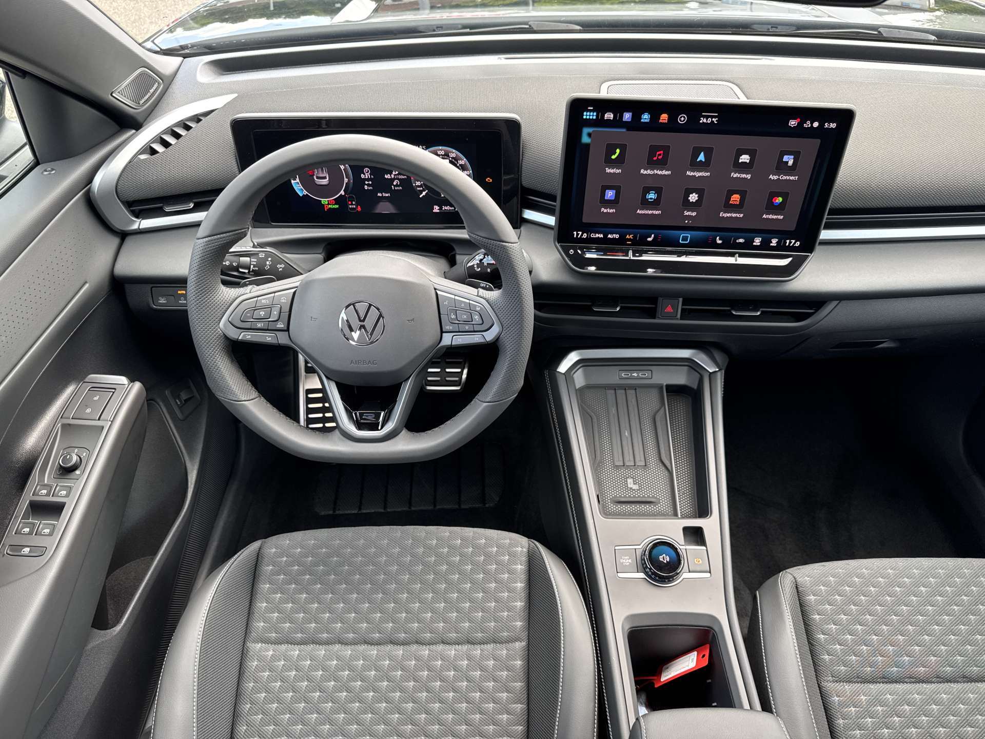 VW T-Roc 1.5 eTSi mHEV R-Line DSG-Automat-image-4