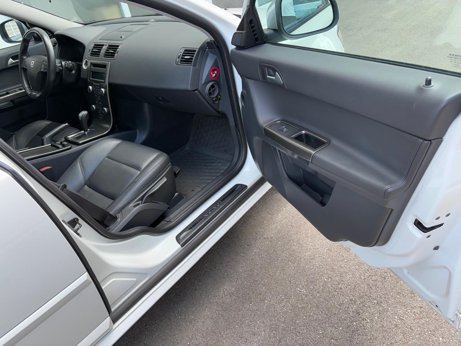 VOLVO V50 D3 R-Design Geartronic-image-9