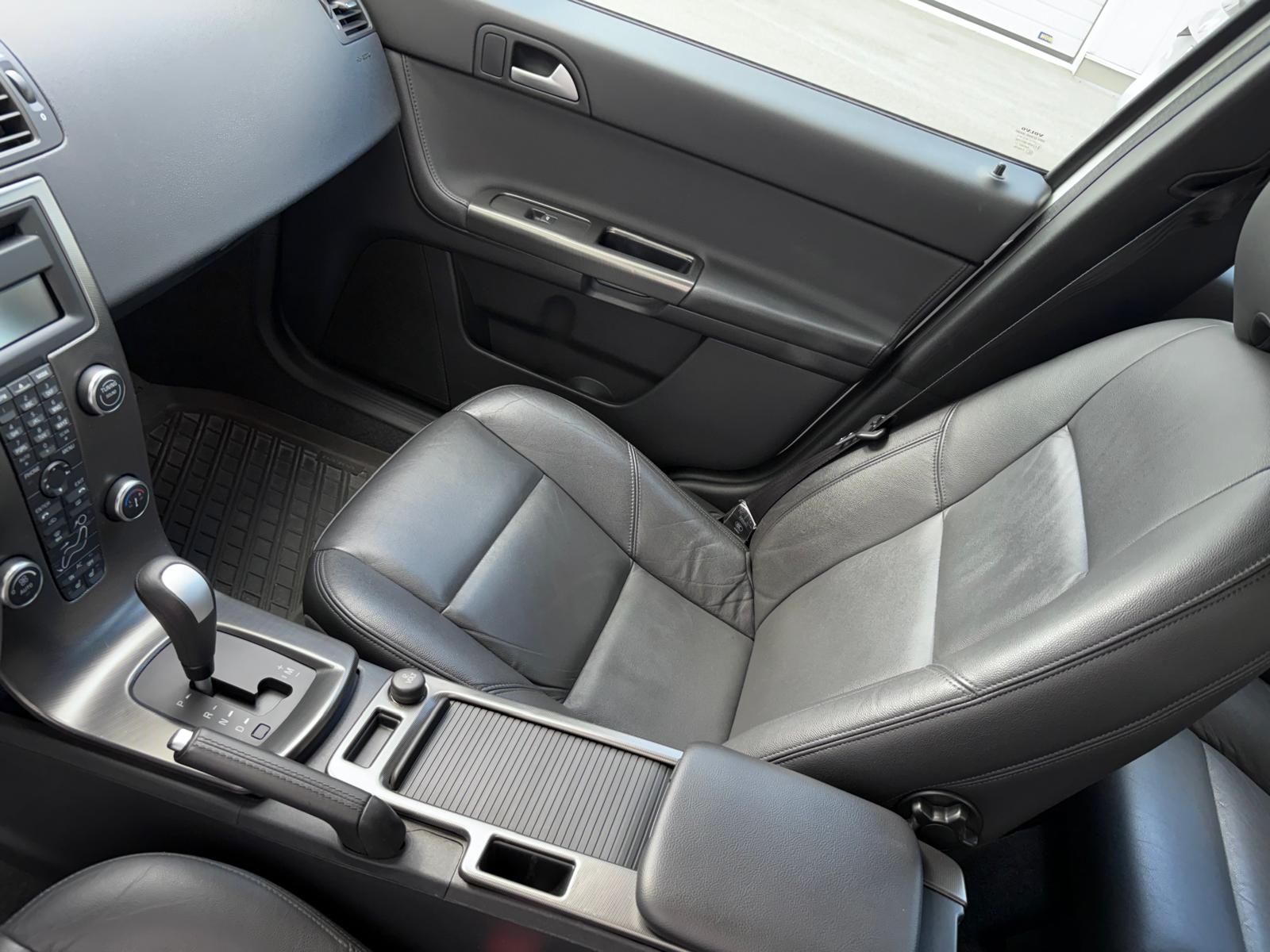 VOLVO V50 D3 R-Design Geartronic-image-8
