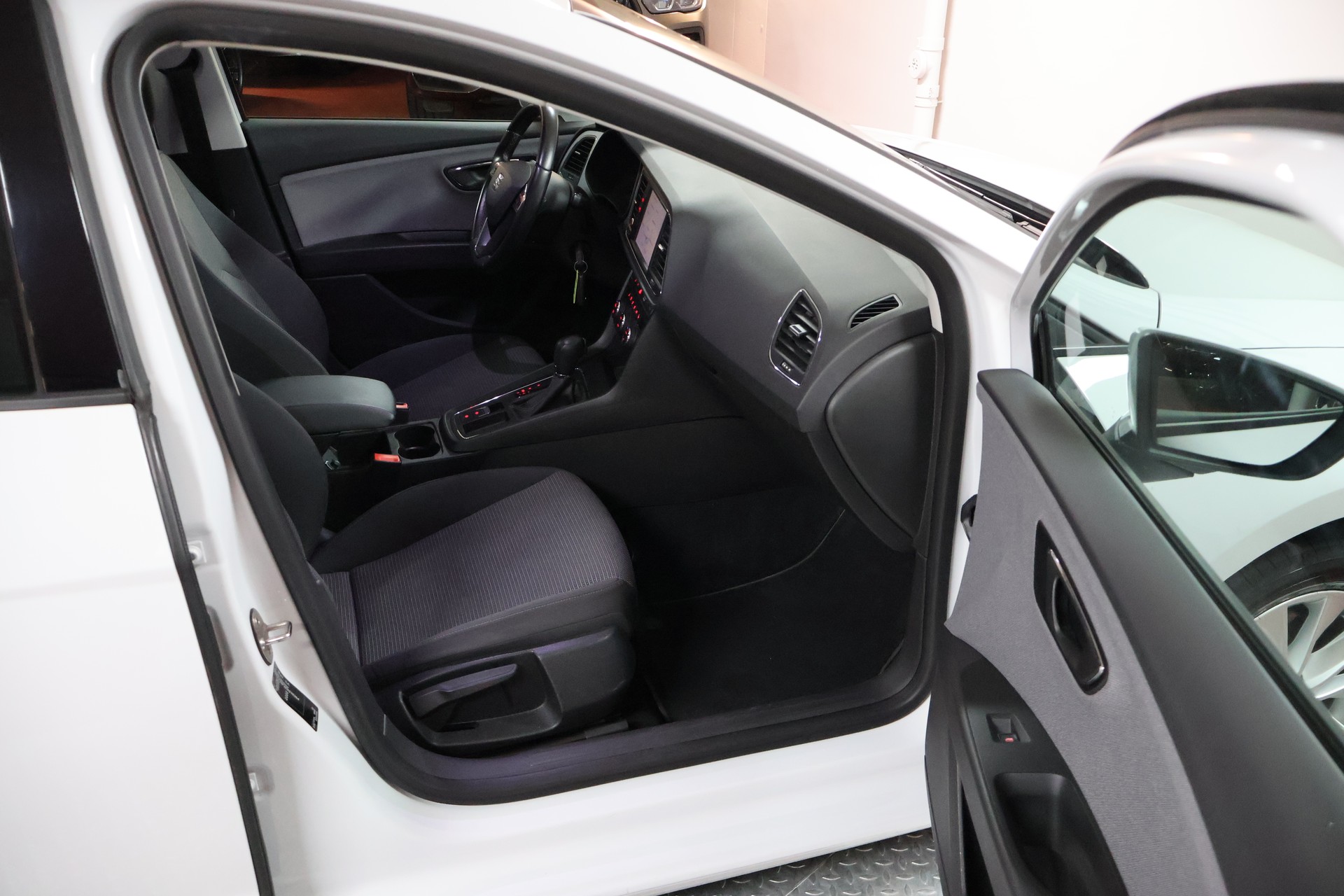 SEAT Leon ST 2.0 TDI CR Style DSG-image-12