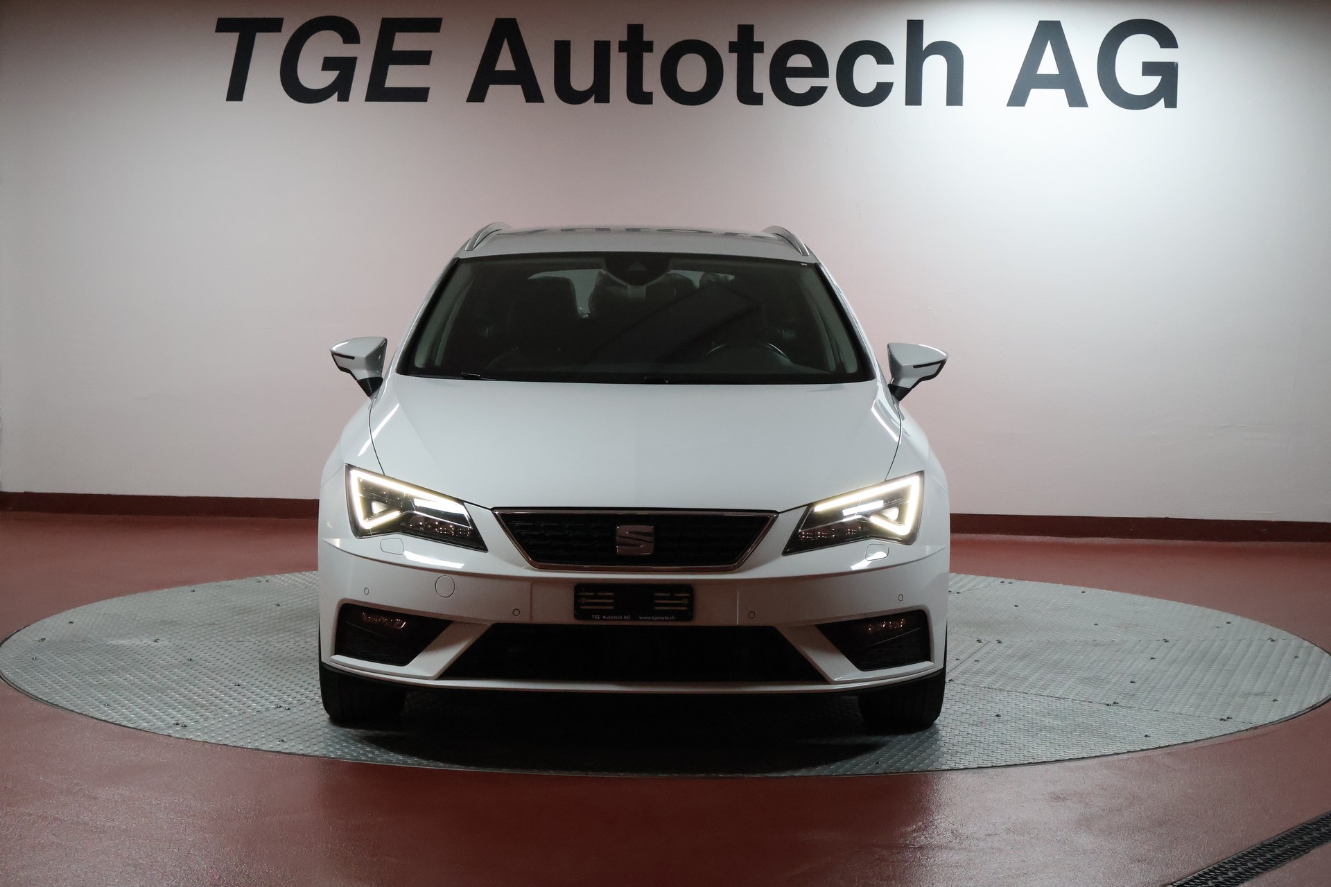 SEAT Leon ST 2.0 TDI CR Style DSG-image-1