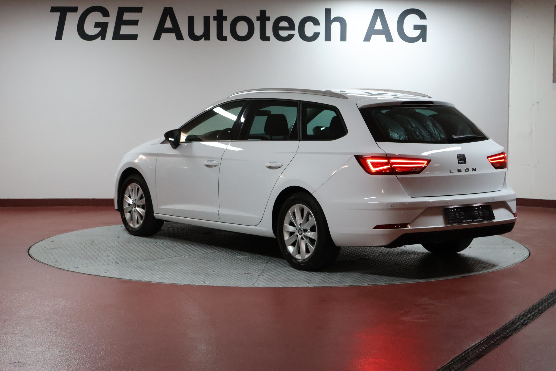 SEAT Leon ST 2.0 TDI CR Style DSG-image-17