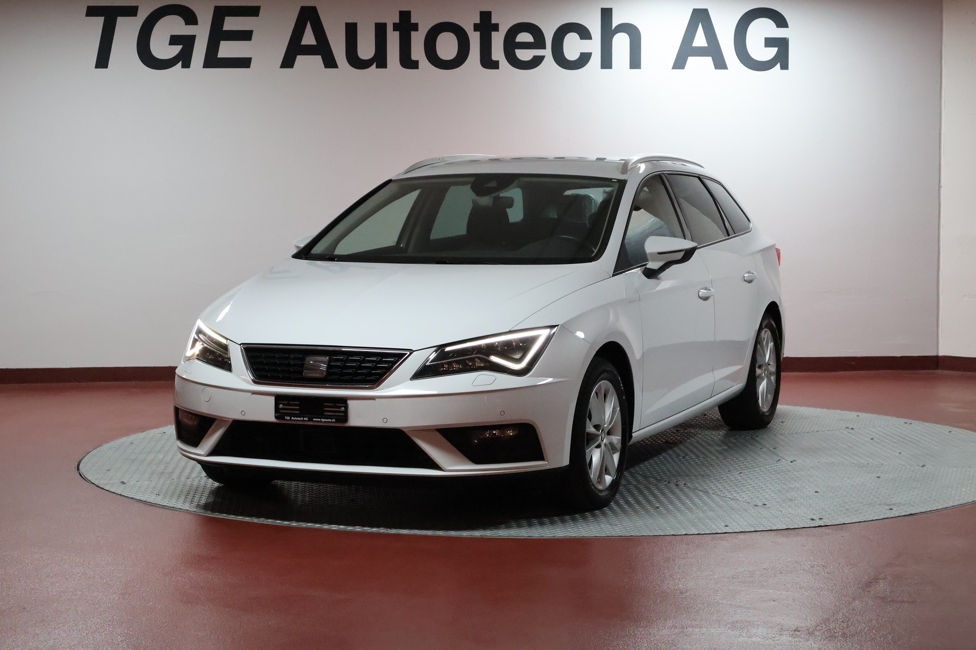 SEAT Leon ST 2.0 TDI CR Style DSG-image-0