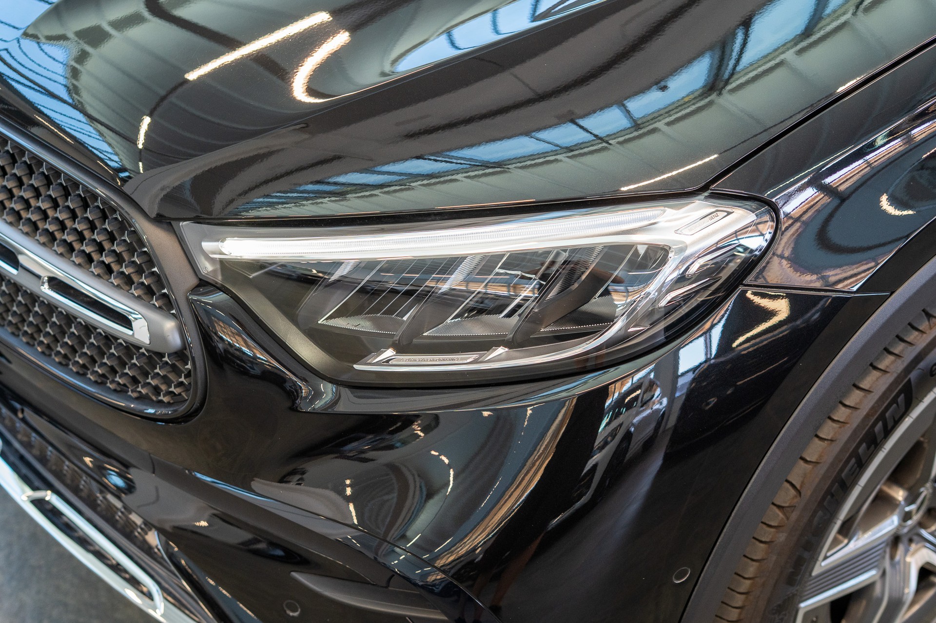 MERCEDES-BENZ GLC 300 d 4matic AMG Line / Anhängerkupplung / Memory Sitze / Ambiente-image-9