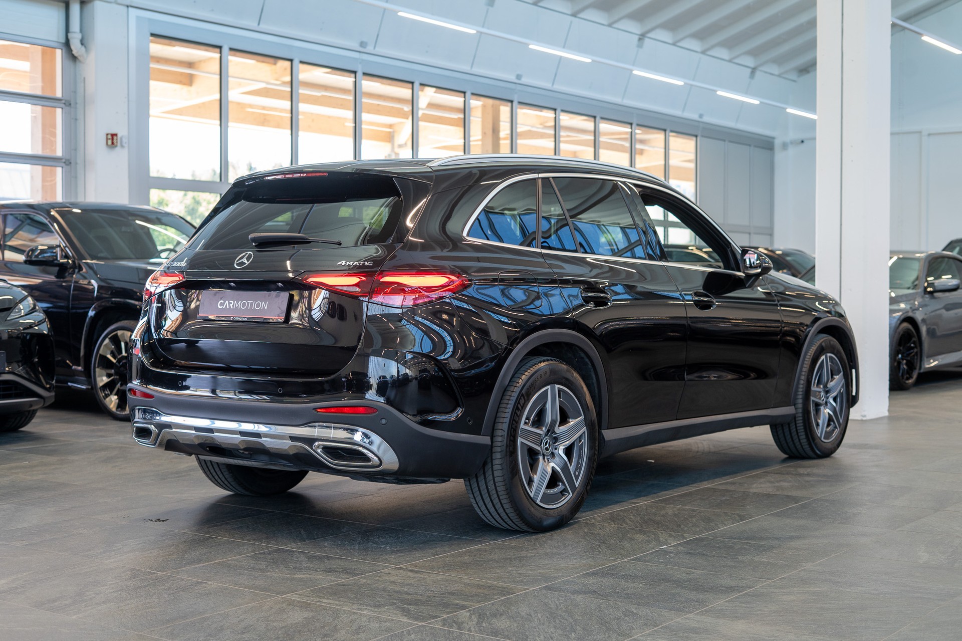 MERCEDES-BENZ GLC 300 d 4matic AMG Line / Anhängerkupplung / Memory Sitze / Ambiente-image-6