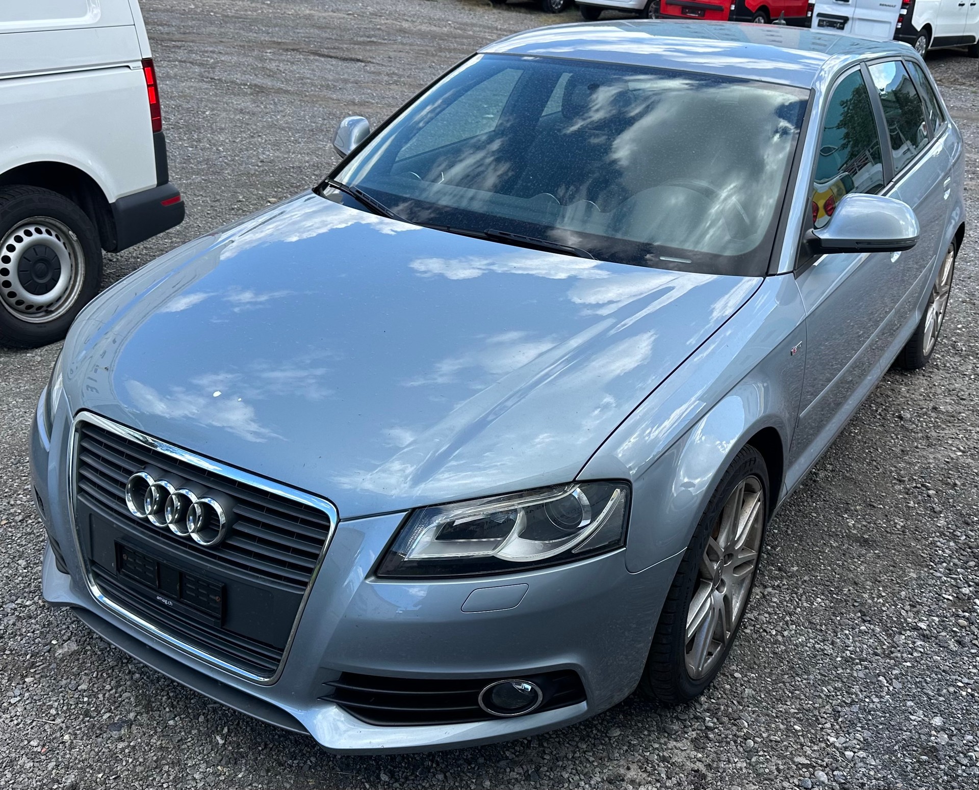 AUDI A3 Sportback 2.0 TFSI Ambiente S-tronic-image-0
