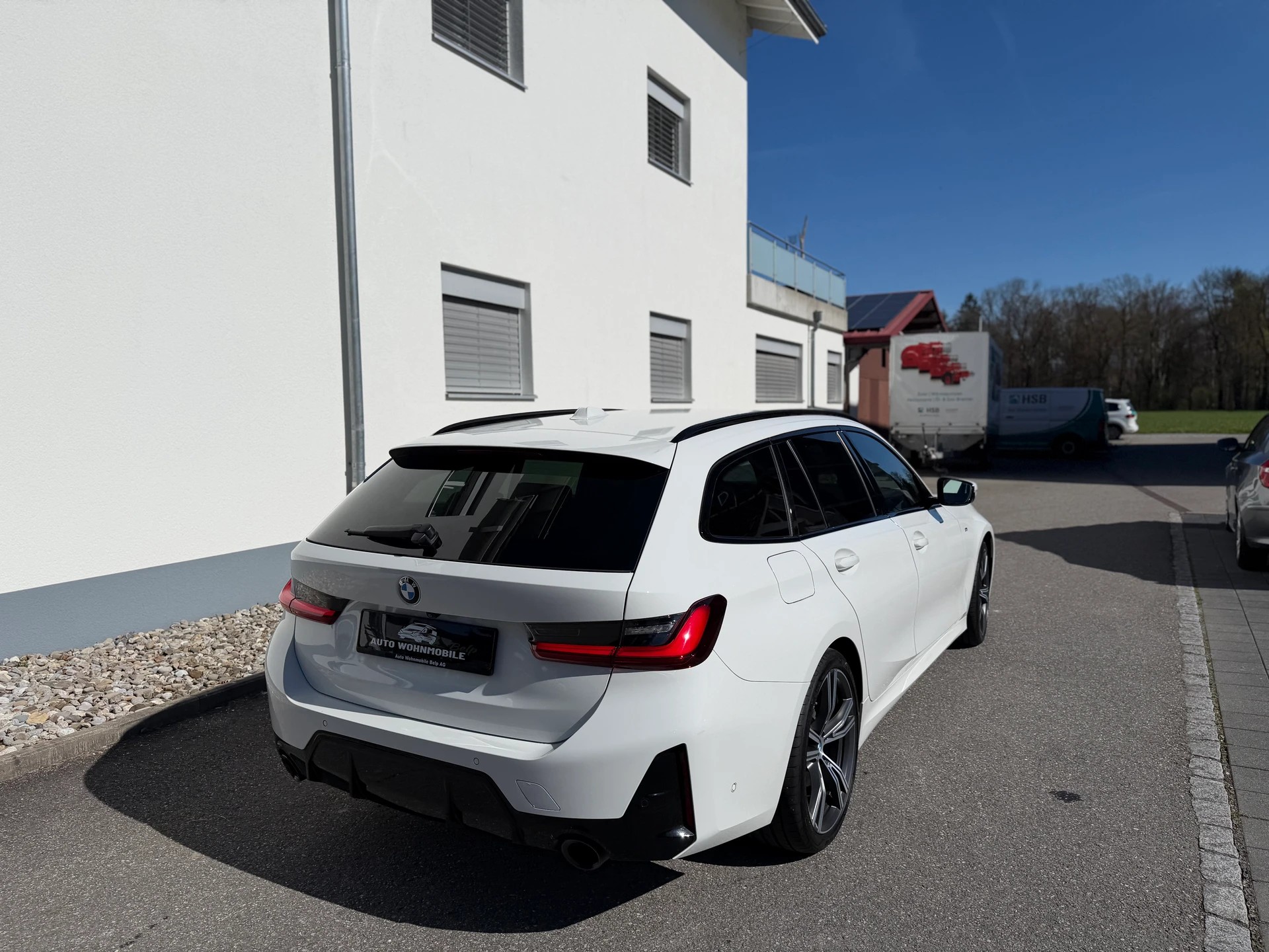 BMW 320d xDrive 48V Touring Steptronic M Sport-image-7